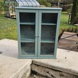 Small showcase