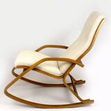 Fauteuil à bascule en contreplaqué restauré du milieu du siècle par L. Volak pour Drevopodnik Holesov, années 1960