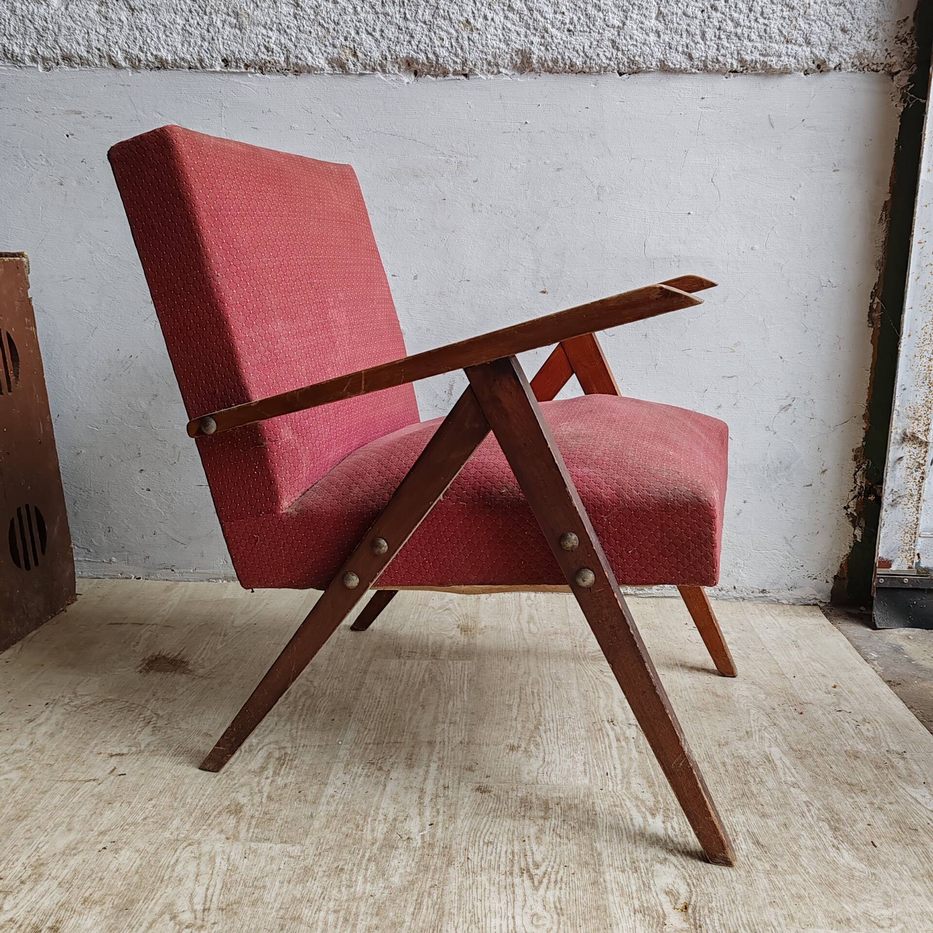 Henryk Lis 300-190 Mid Century Modern Polish lounge chair