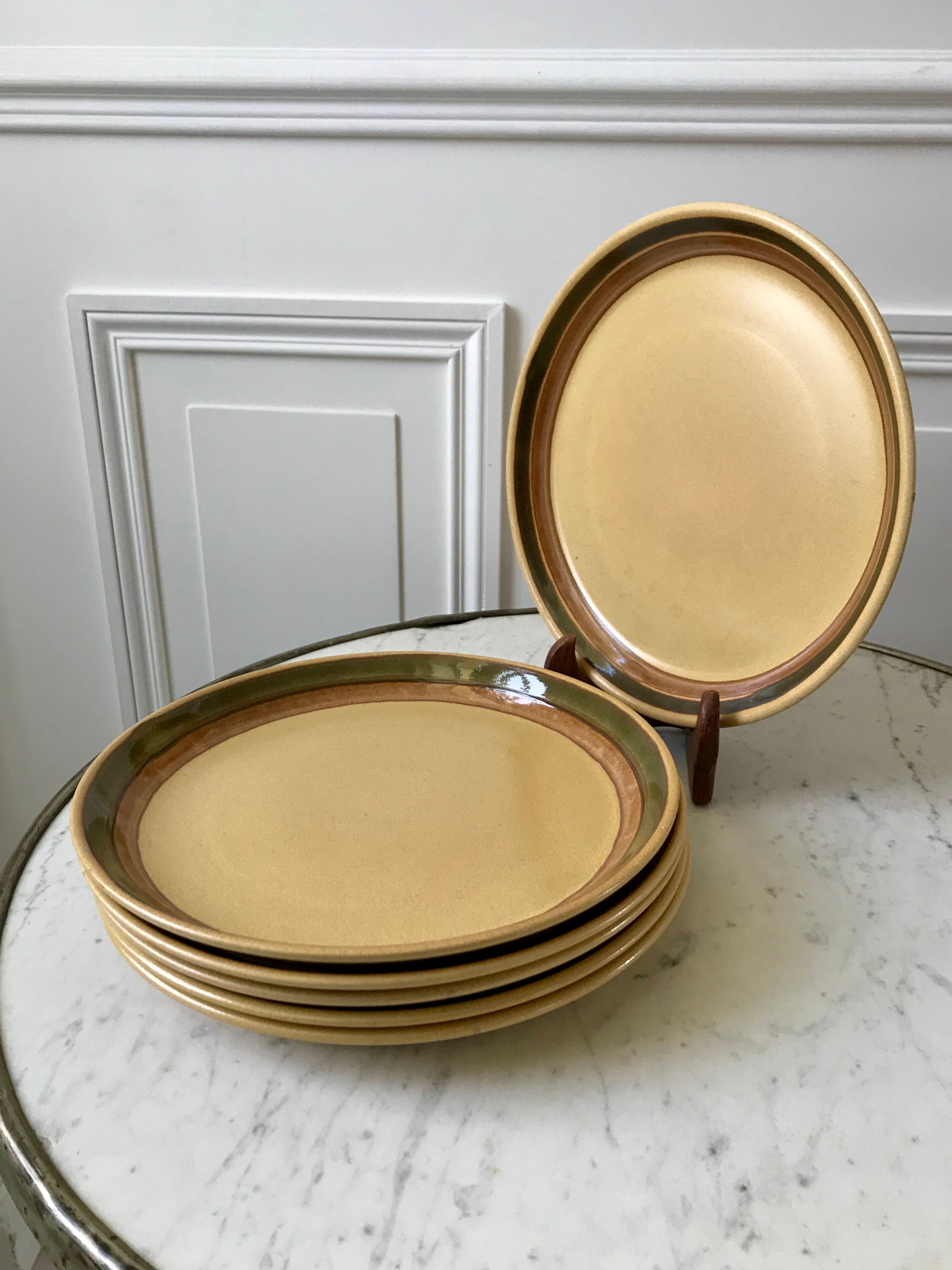 Set of 6 flat plates in vintage stoneware 70s