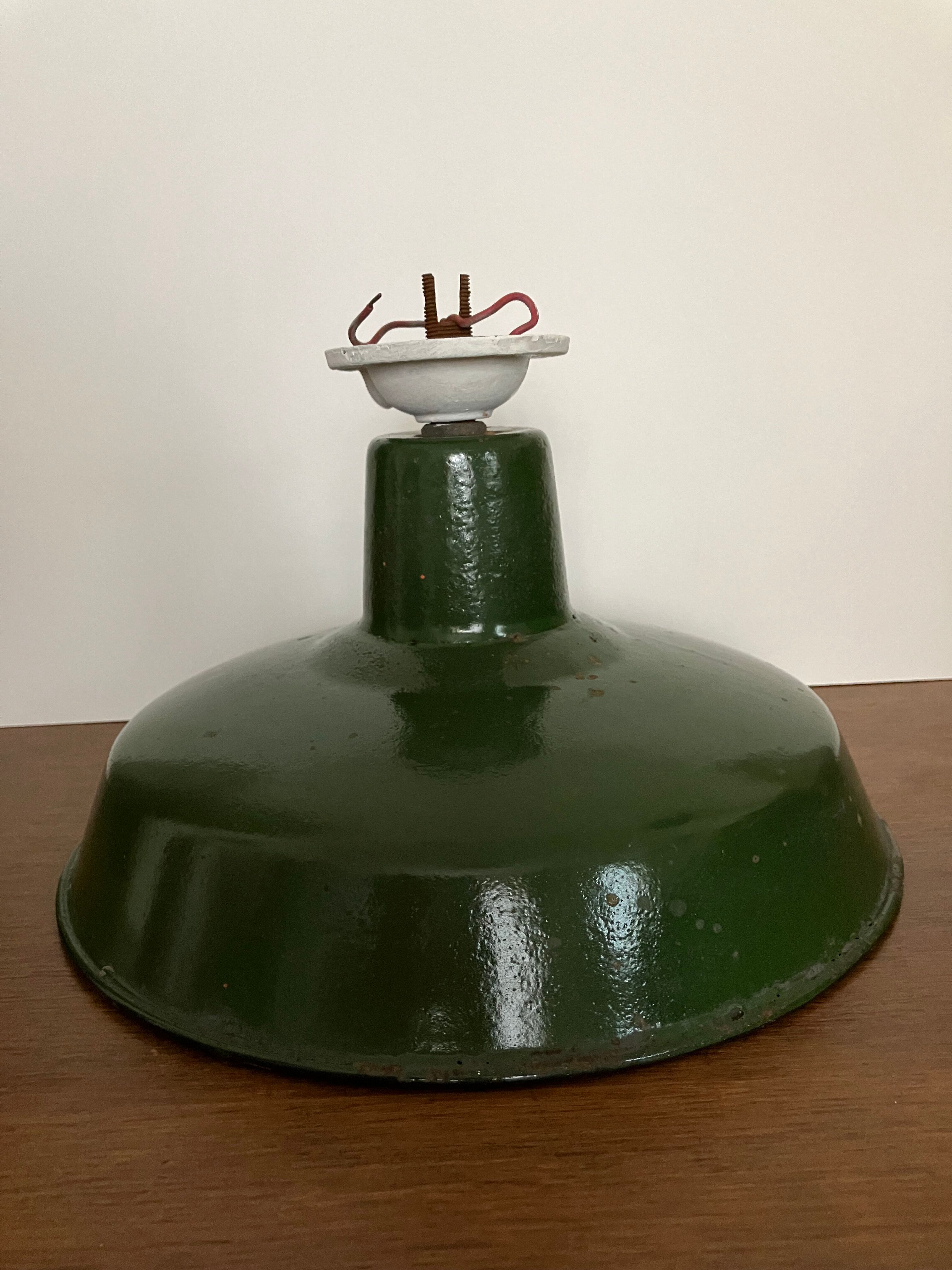 Large suspension enamelled sheet metal