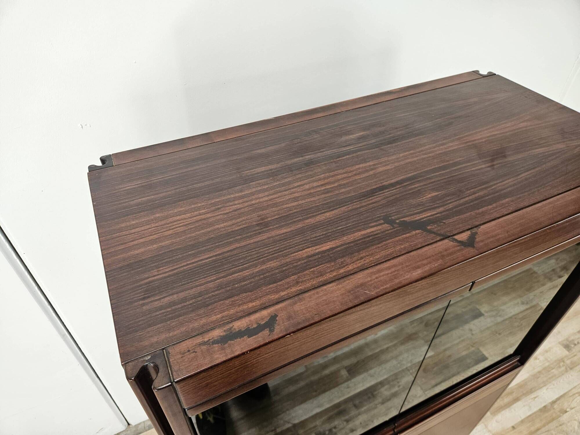4D display cabinet by Angelo Mangiarotti for Molteni, 1970