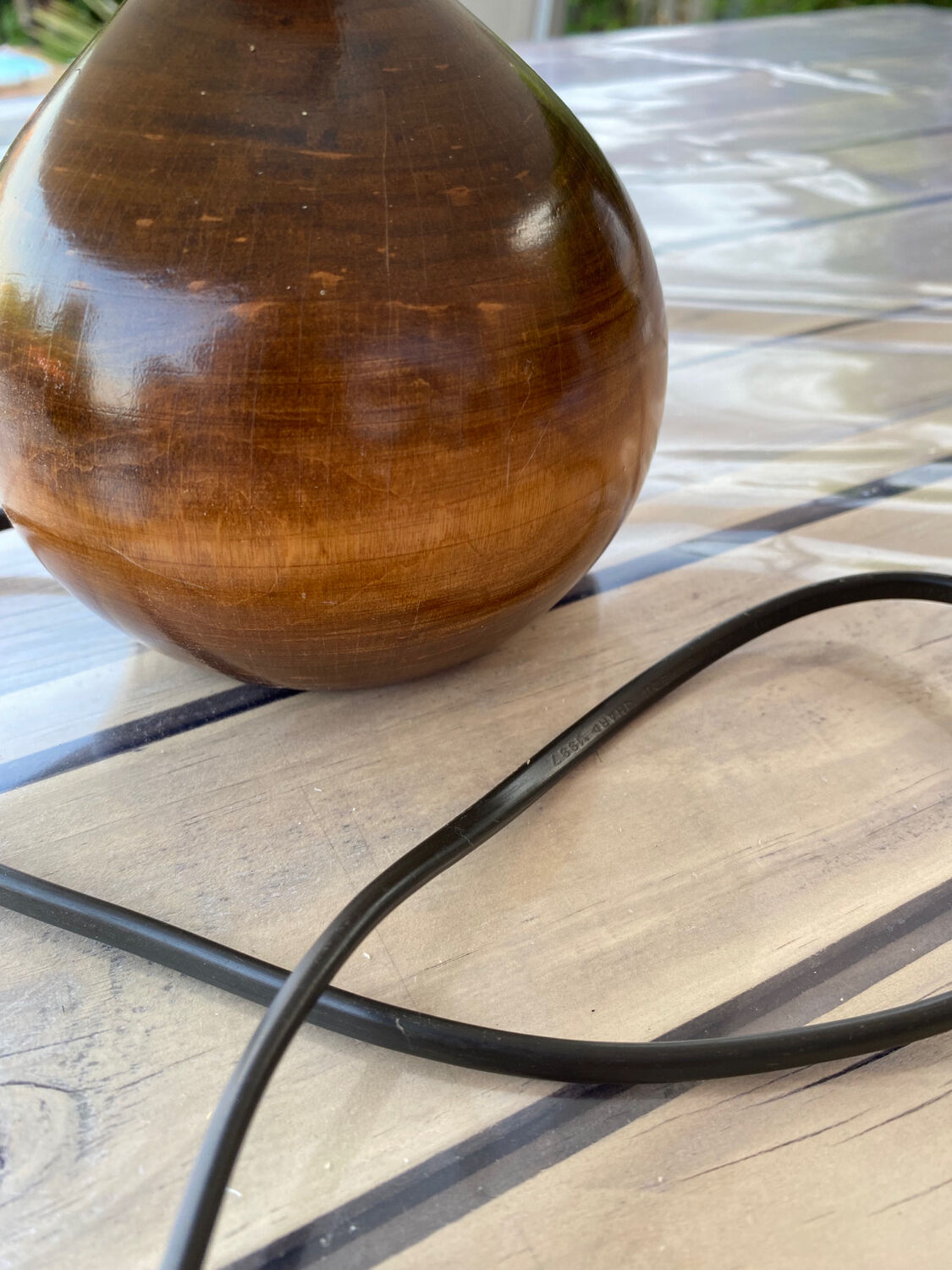 Ball bedside lamp