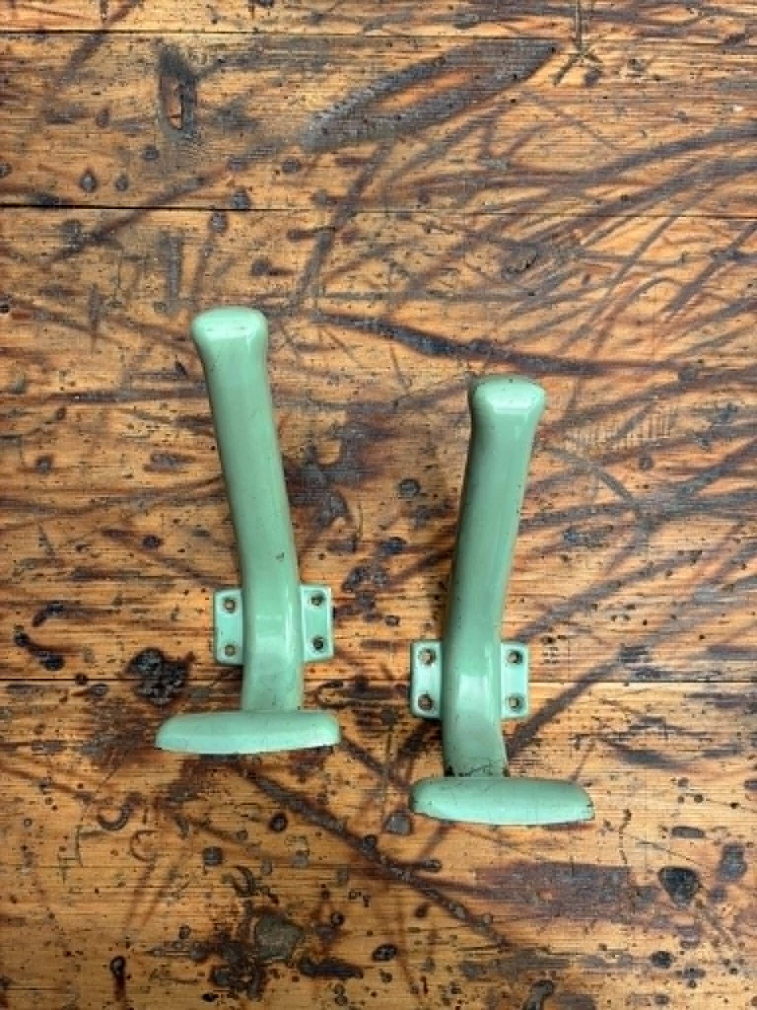 Set of 2 hooks