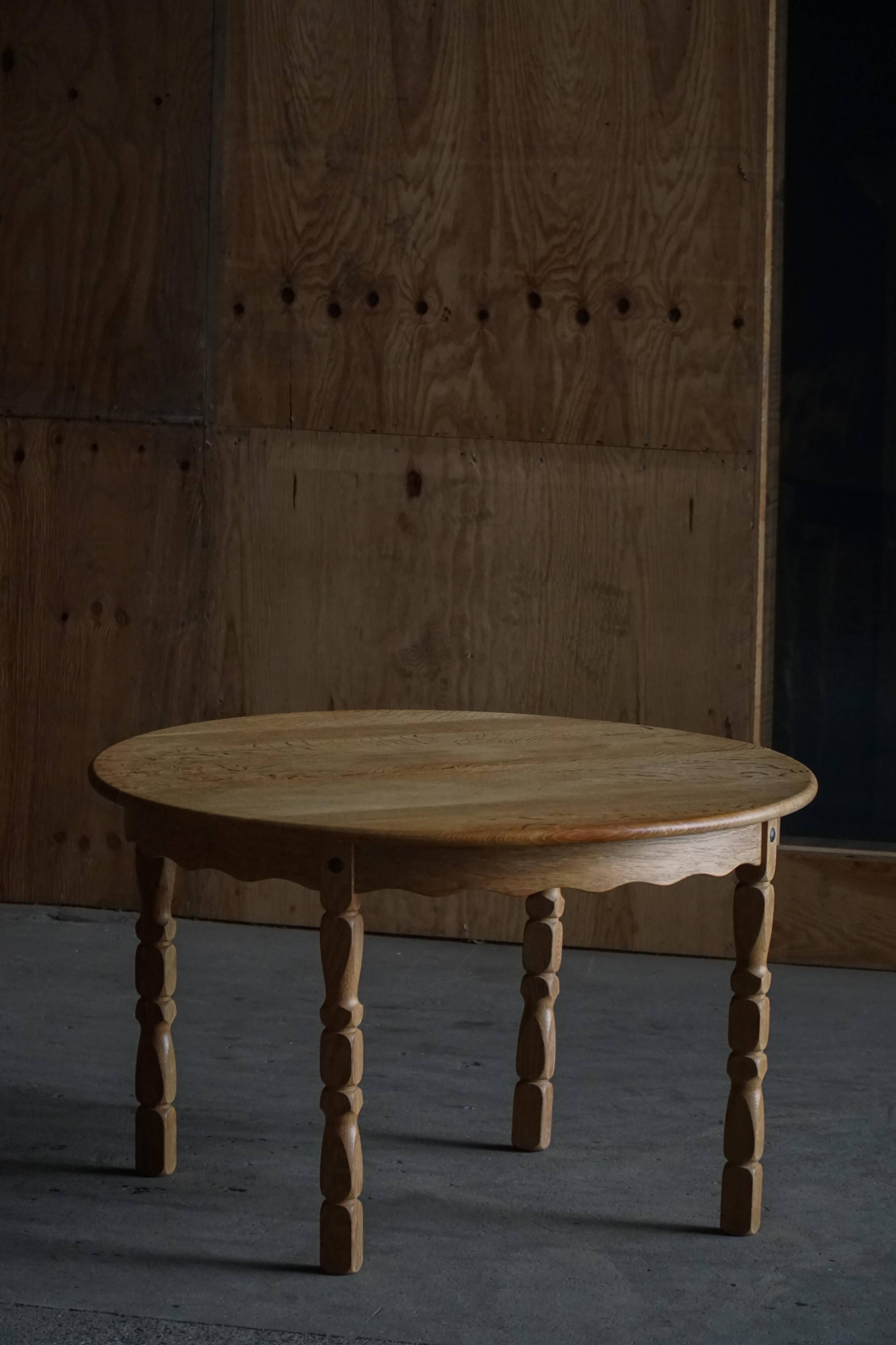Table à manger ronde en chêne massif avec deux rallonges, milieu du siècle danois, années 1960