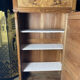 Armoire à glace en pitchpin et marqueterie