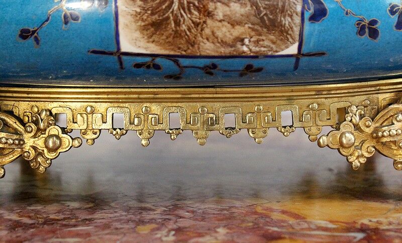 Planter in glazed porcelain and gilded bronze late nineteenth