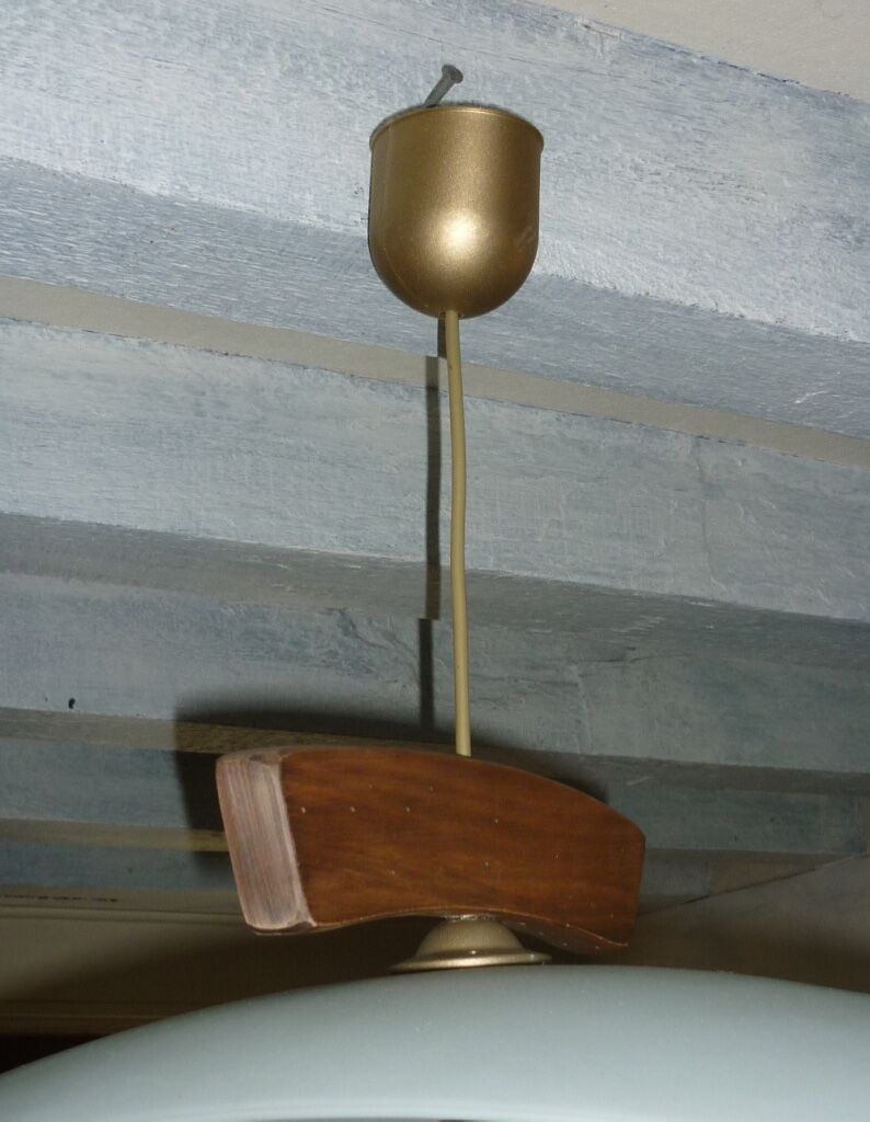 Modern graphic pendant lamp in opaque glass and wood