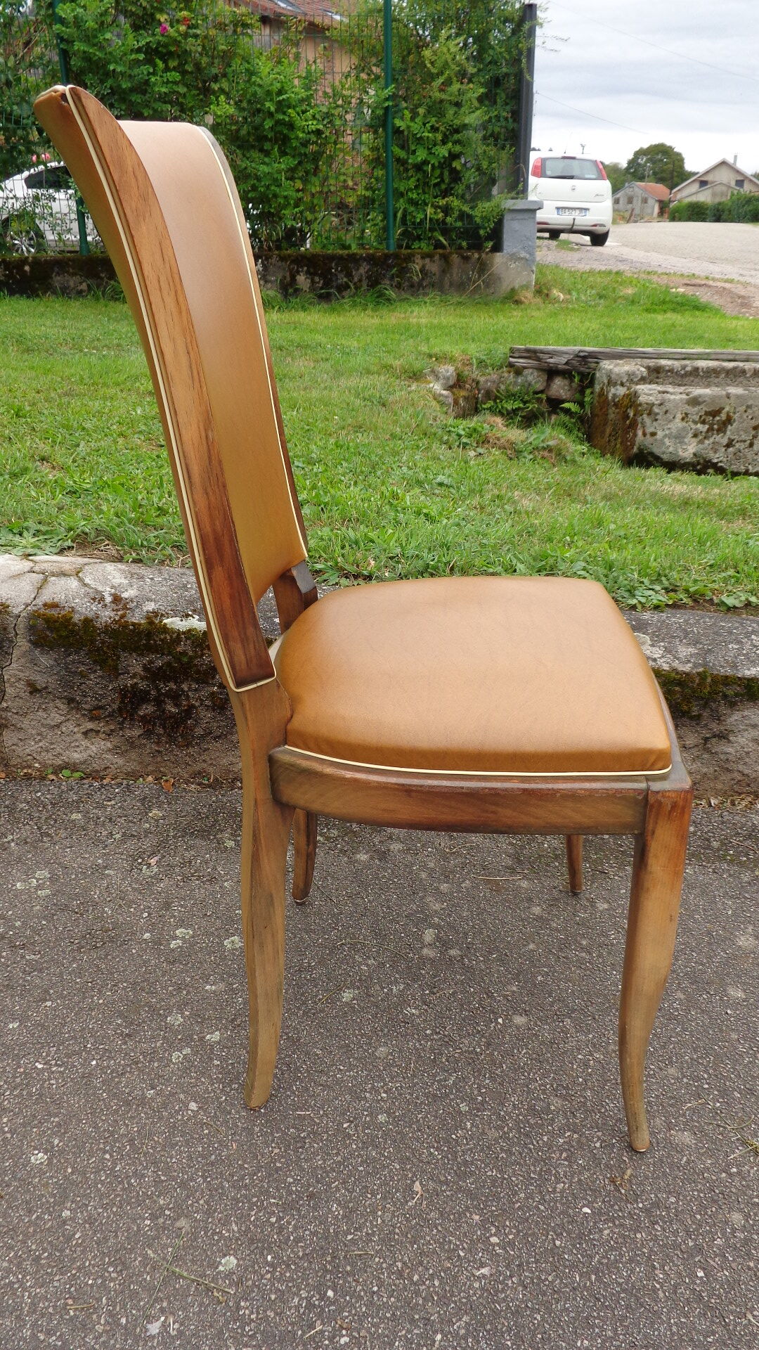 6 vintage skai chairs