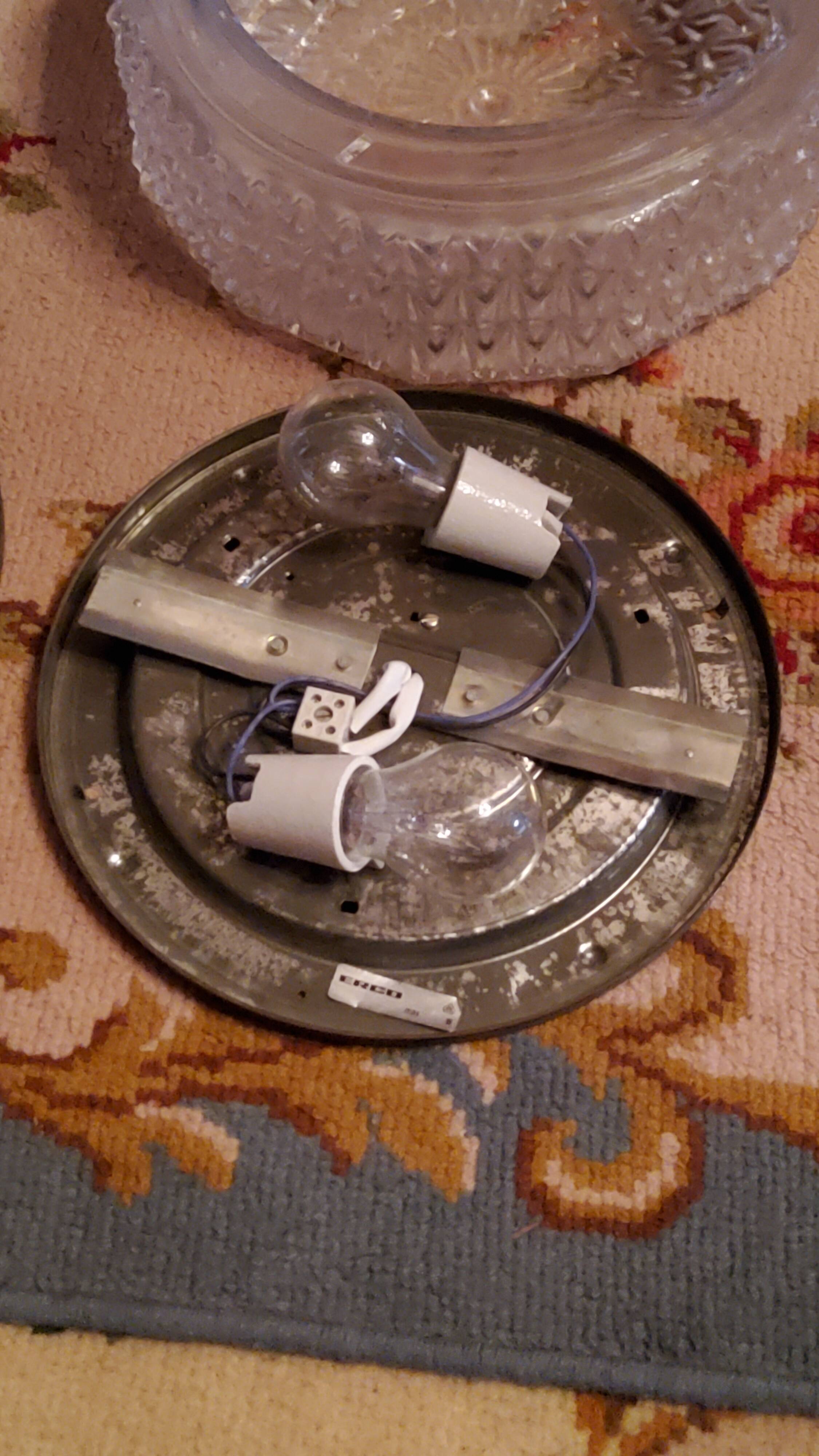 Pair of vintage Erco diamond-tipped glass ceiling lights from the 60s Diameter 35cm