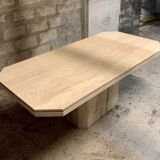 Table à manger vintage en travertin de Ligne Roset