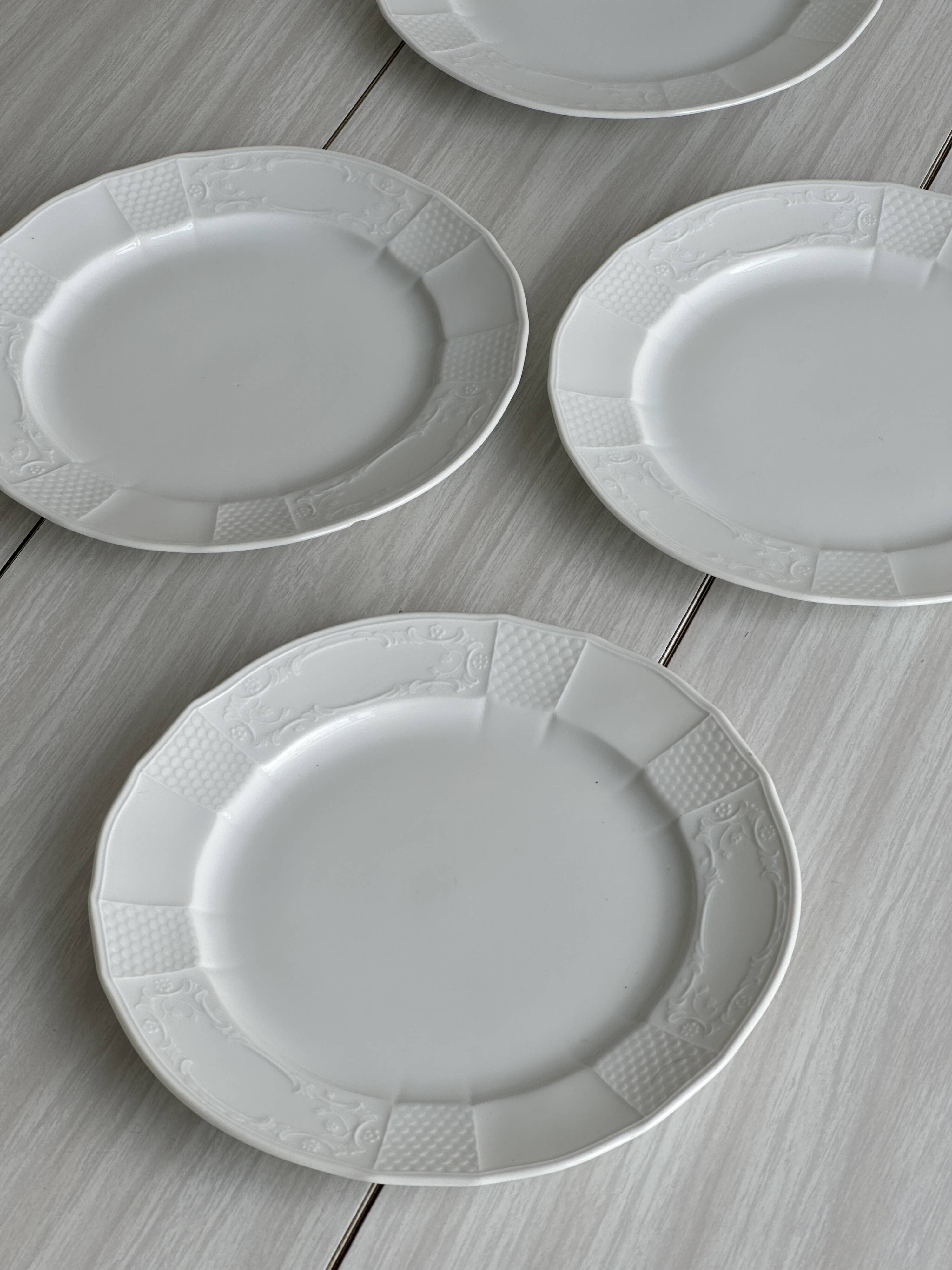 6 assiettes plates en porcelaine blanche