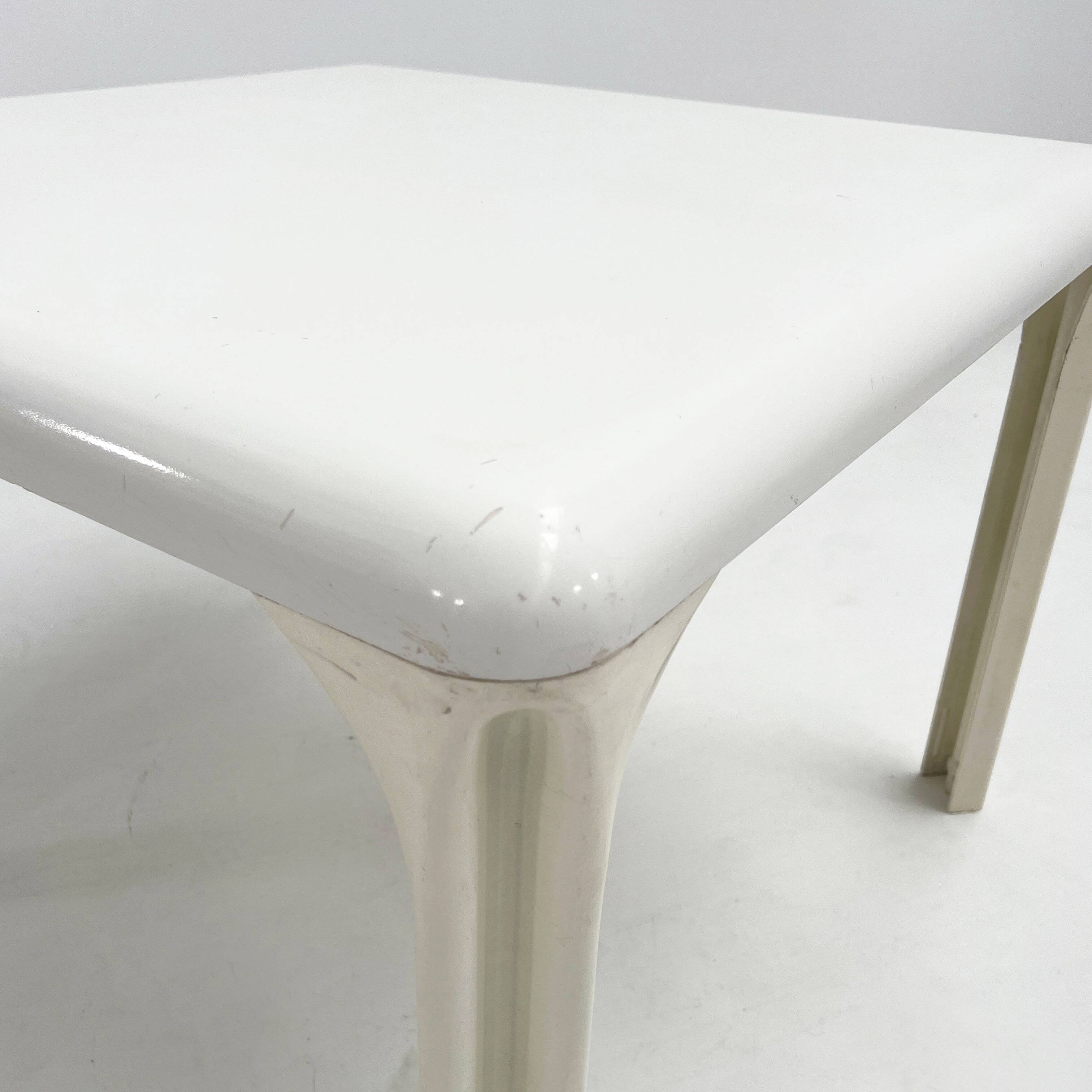 Stadio White dining table by Vico Magistretti for Artemide, 1970