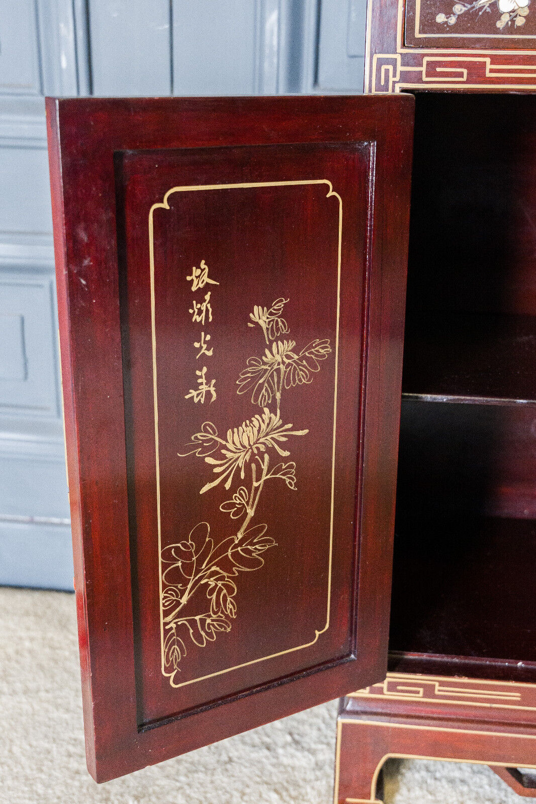 Chinese furniture XXth Red lacquer Decor of branches and birds