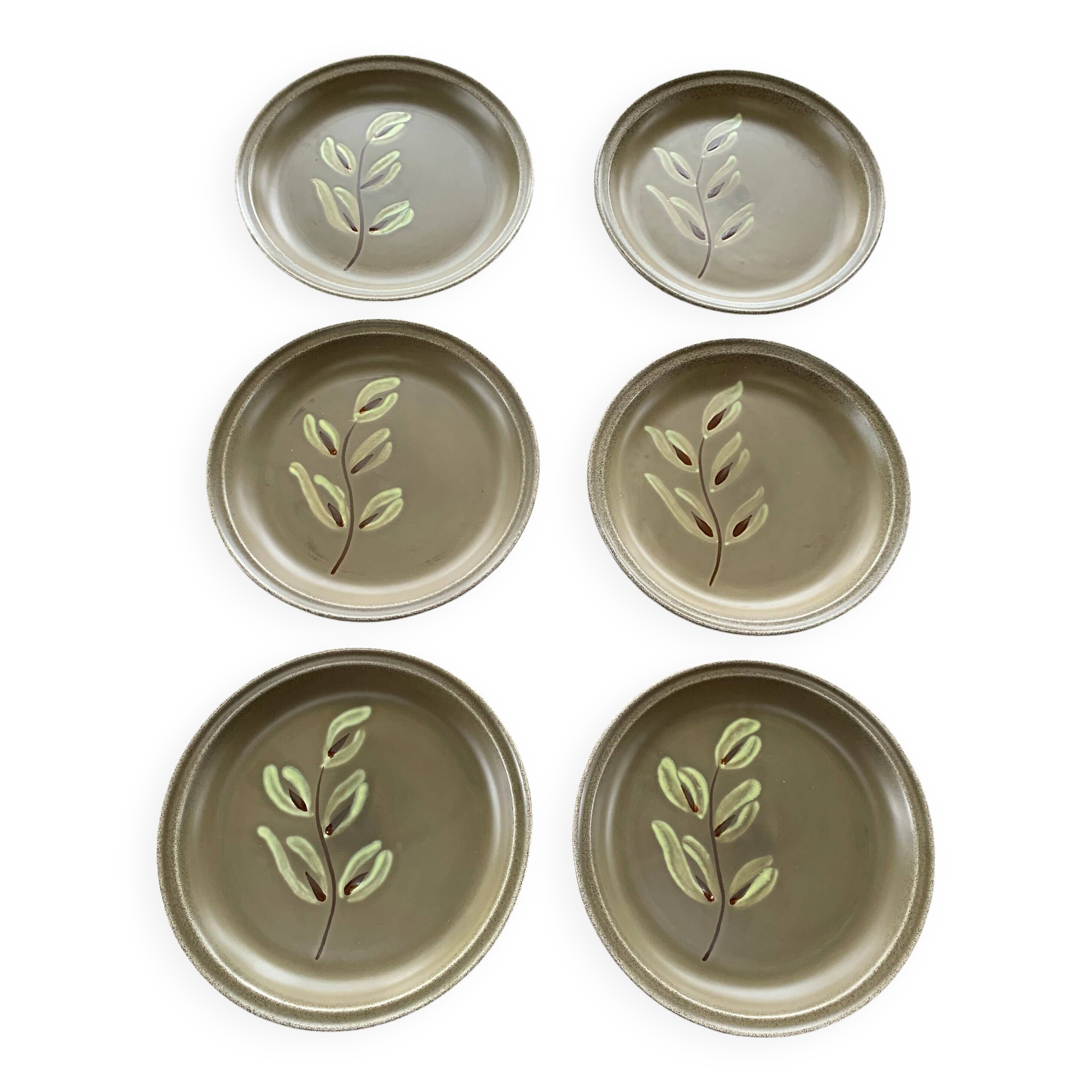 6 petites assiettes a dessert peintes a la main, Atelier du Revernay,