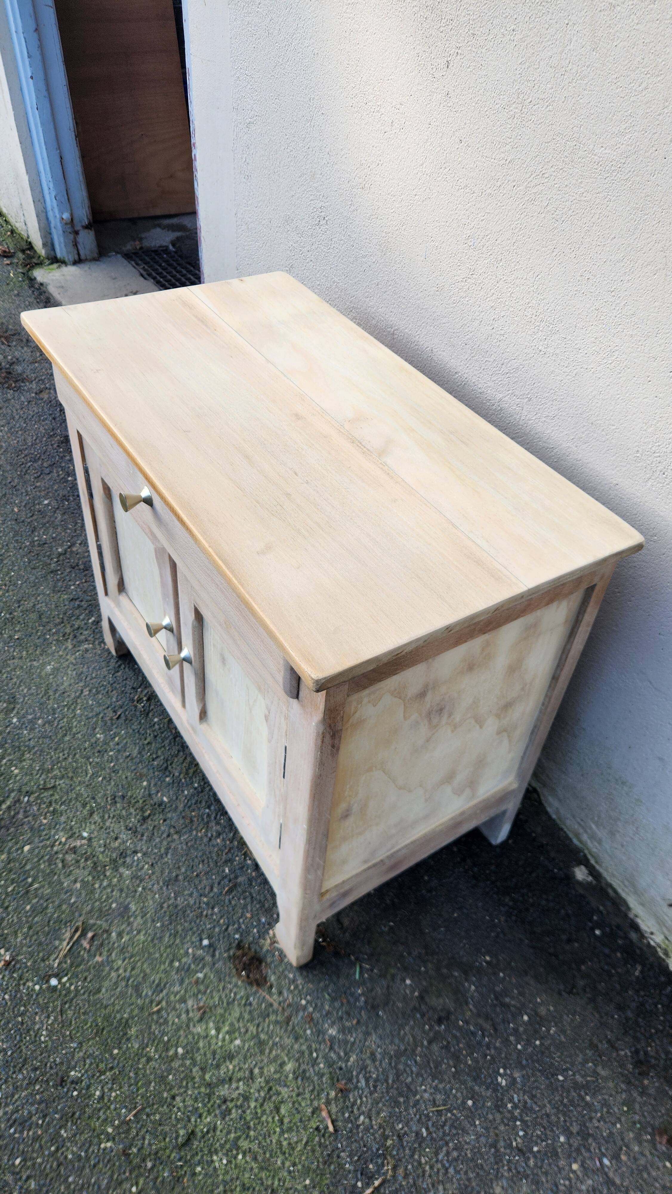 Very pretty Parisian small PONCE model in beech from the 1940s.