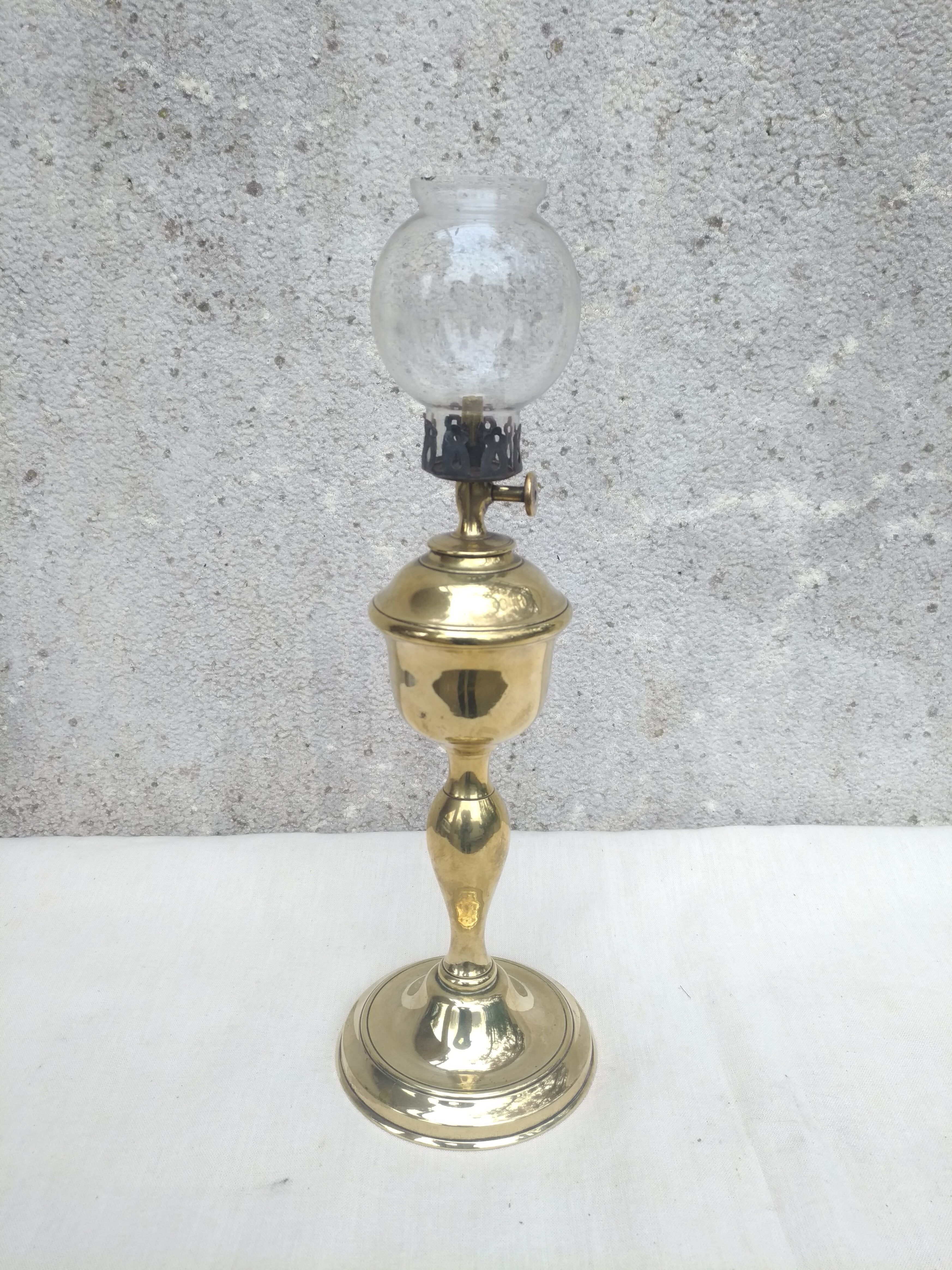 Oil lamp