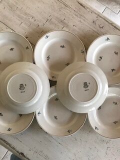 Lot of 8 hand-painted plates