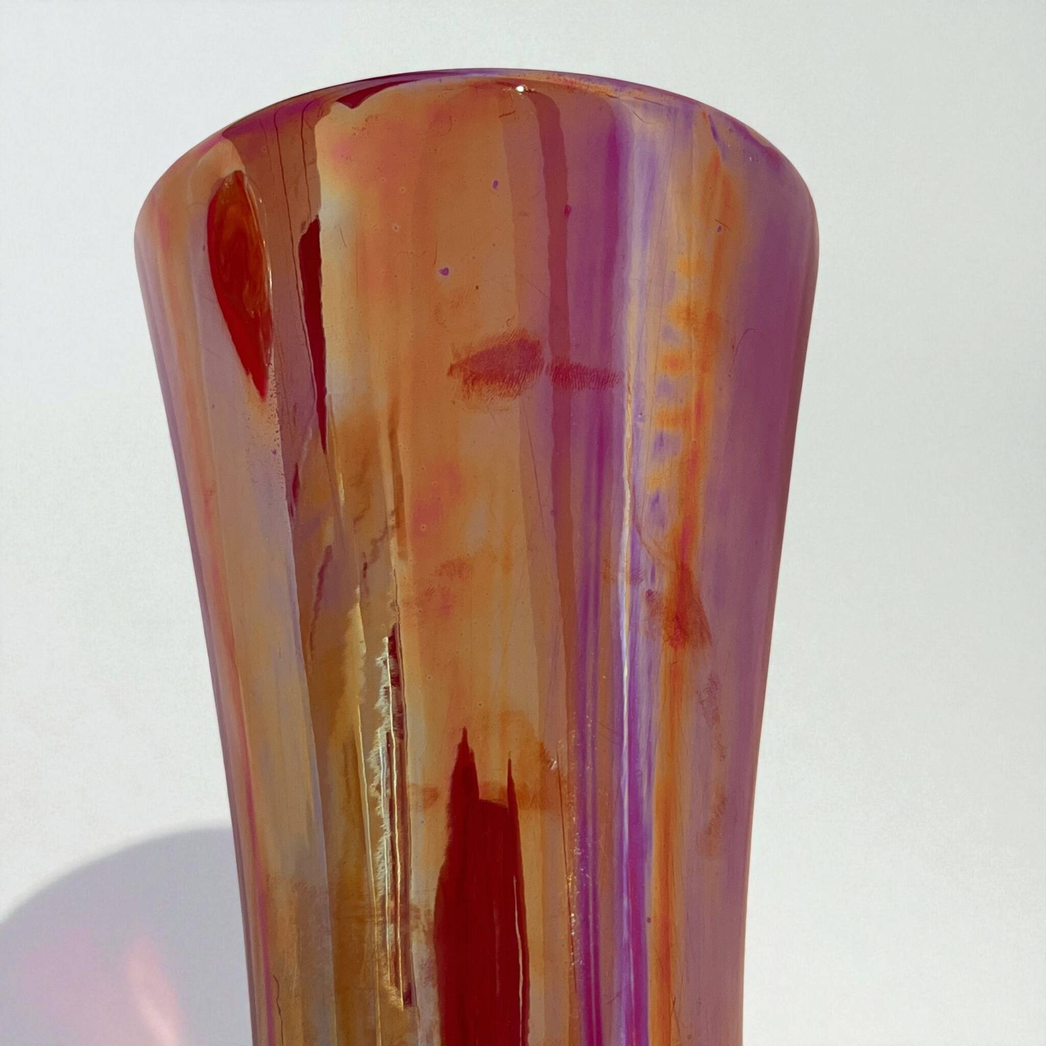 XXL - Large modernist Verceram vase in white and iridescent red ceramic