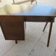 Bureau à pieds compas