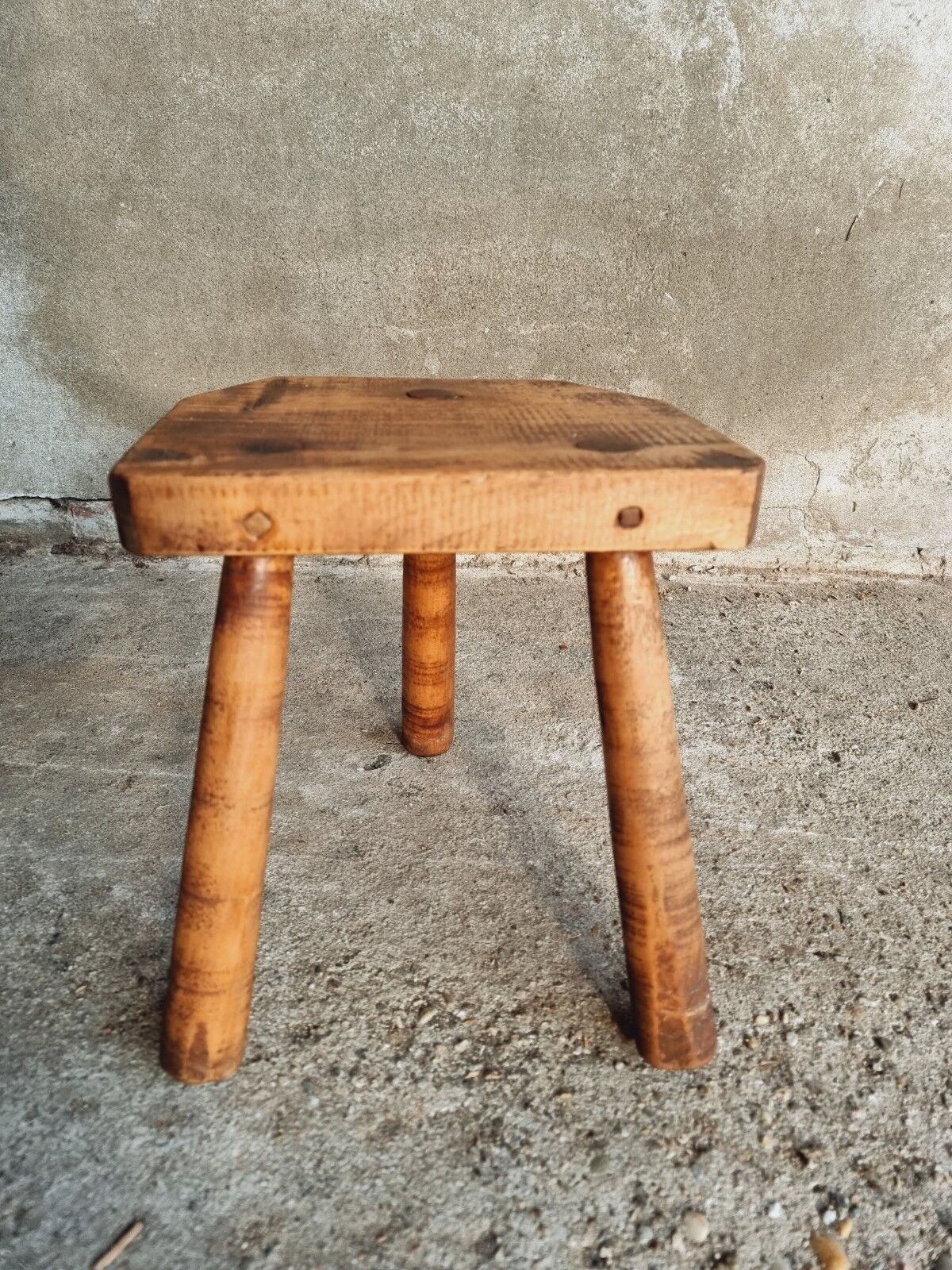Brocante stool 3-legged plant table