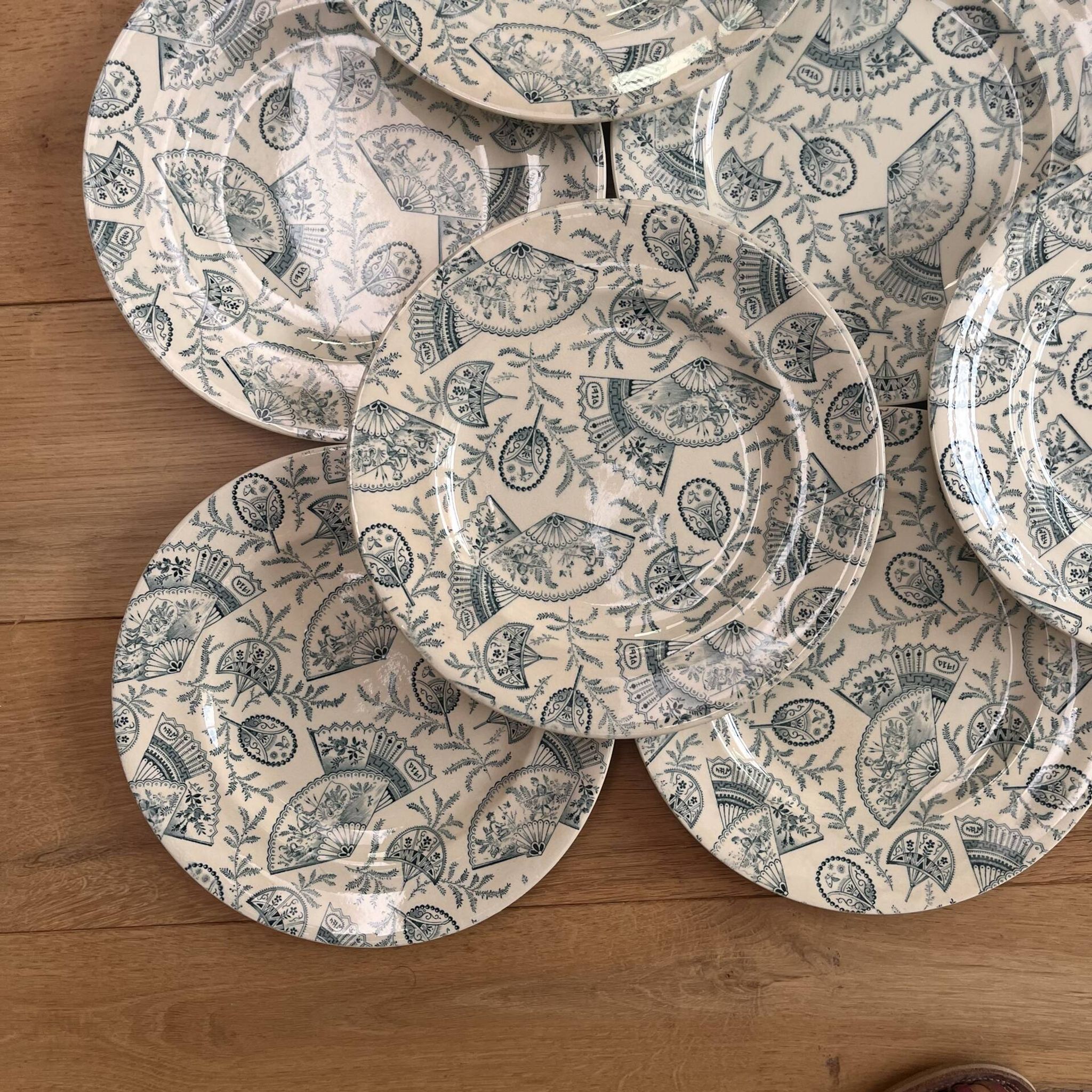 12 plates Terre de fer Longwy