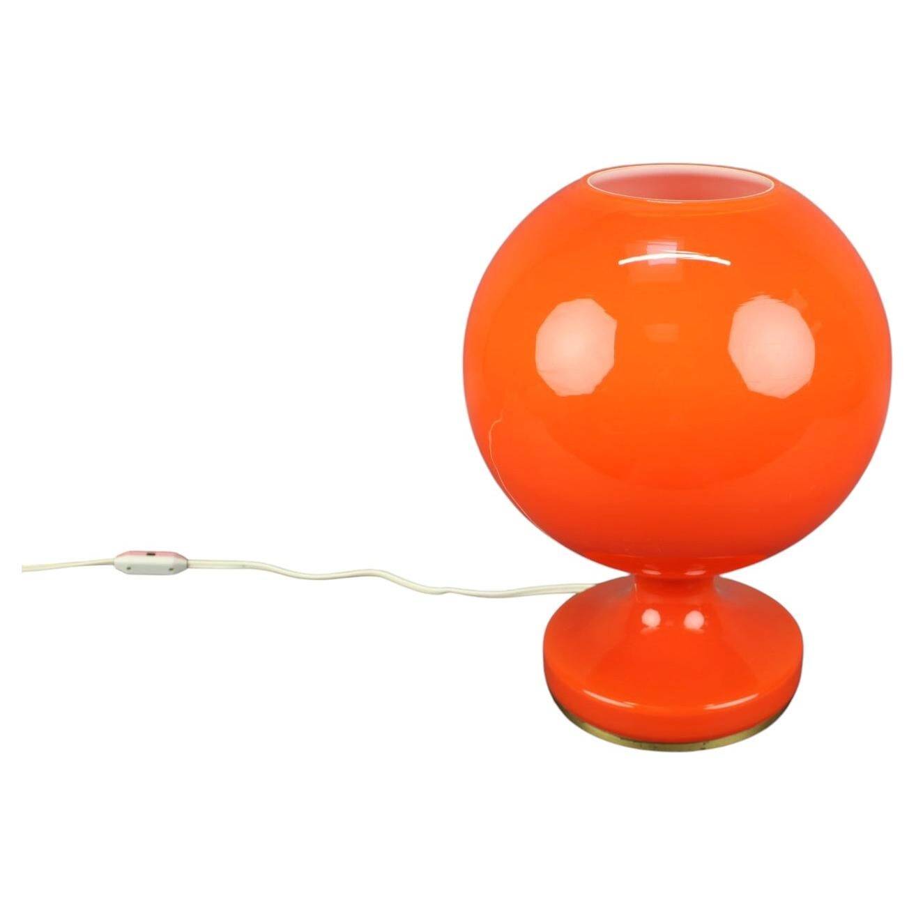 Lampe de table champignon en verre opalin orange tchèque des années 1970