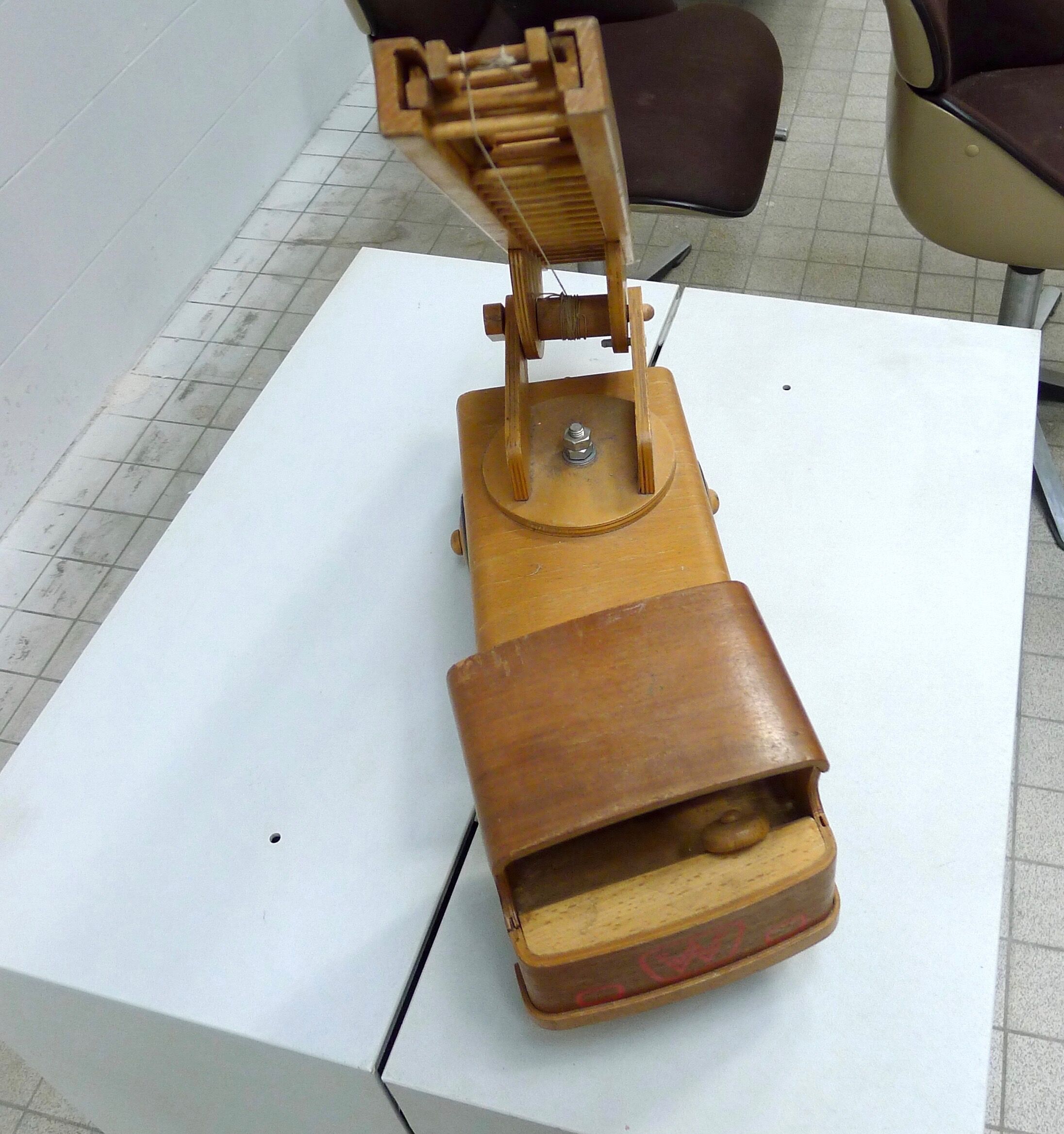 Truck scaffolding wood 1970