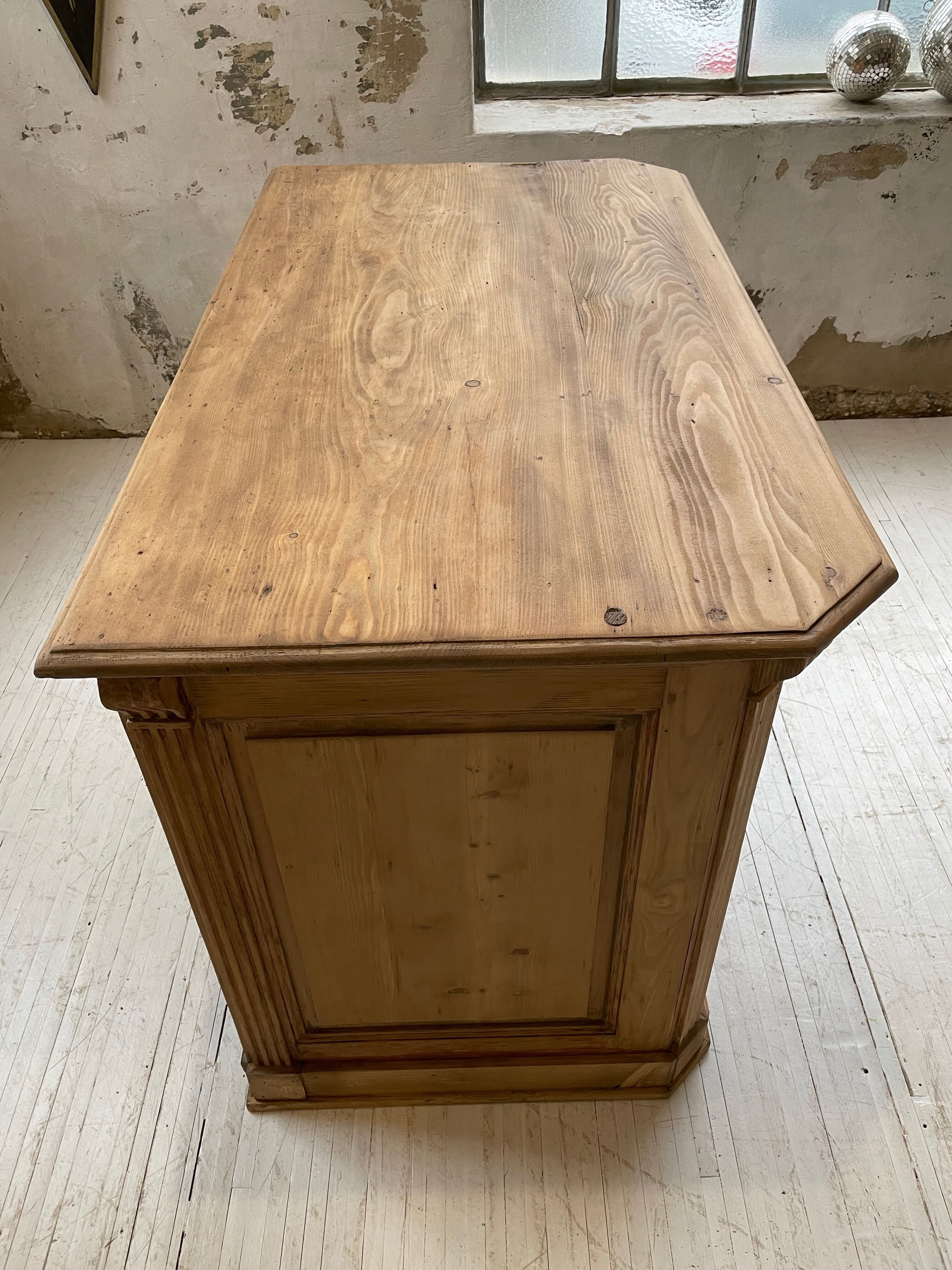 Old XXL drawer counter