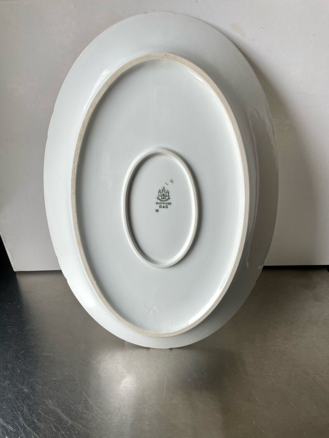 Oval dish by Bing & Grøndahl