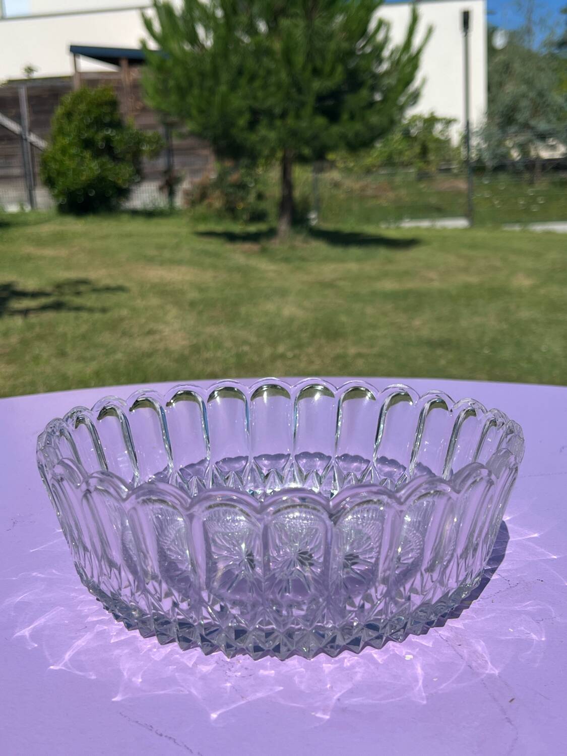 Crystal salad bowl with star carvings