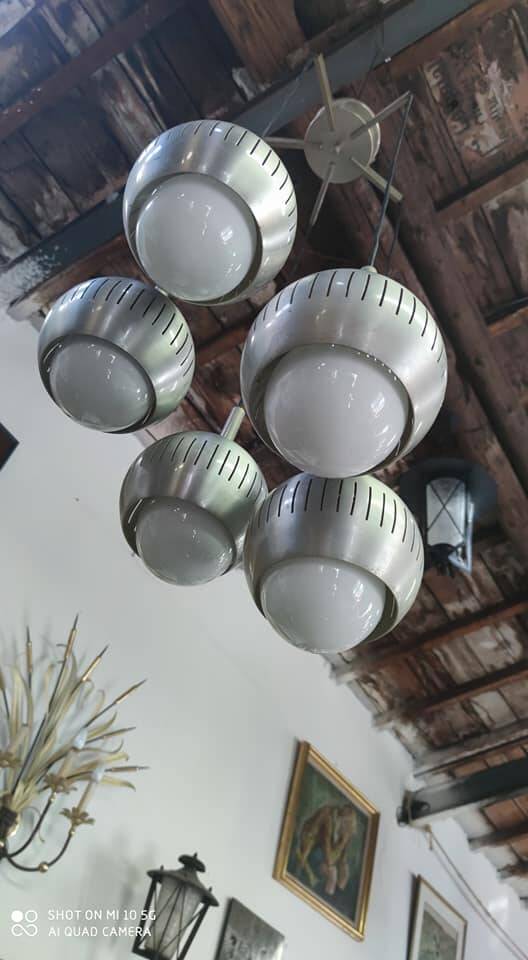 Lustre en cascade vers 1970