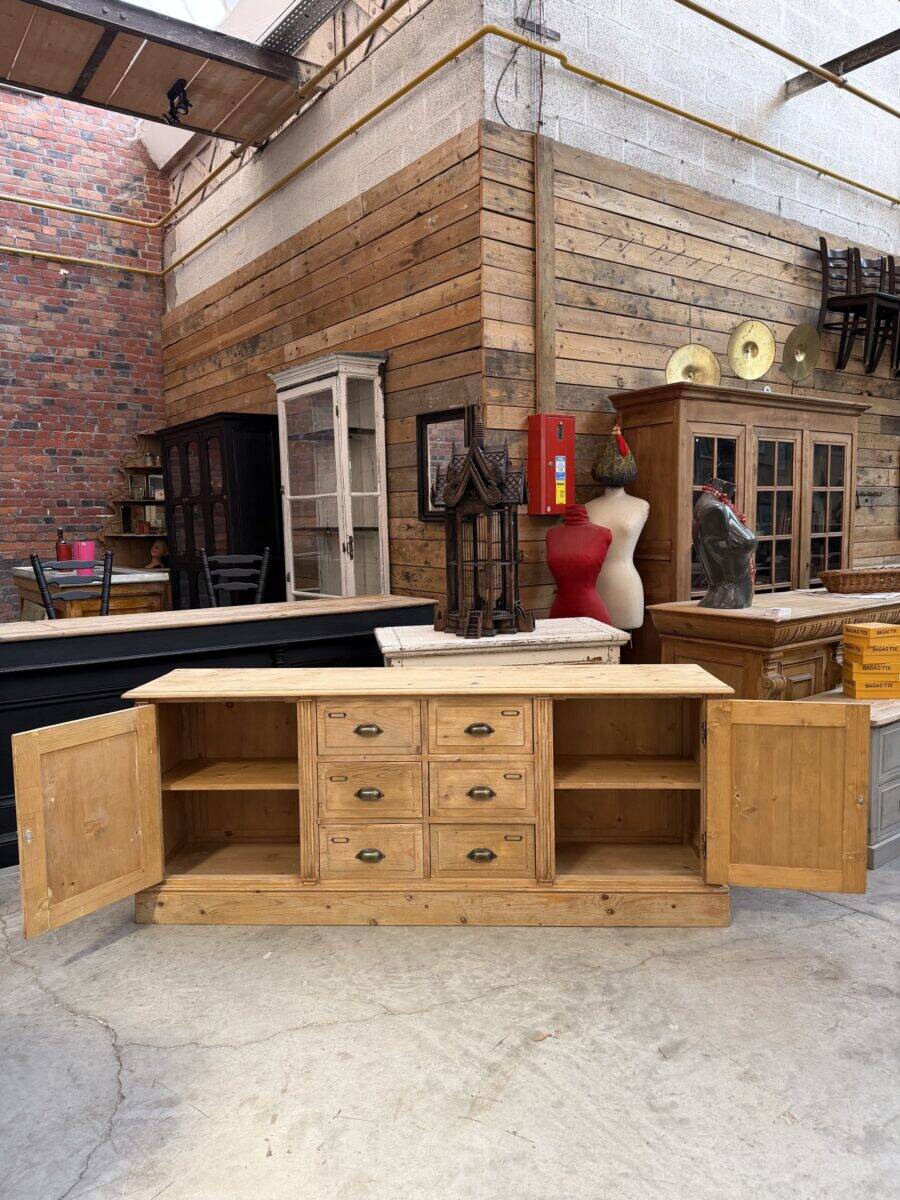 Workshop furniture made of fir.