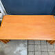 Table basse vintage en orme massif 1970
