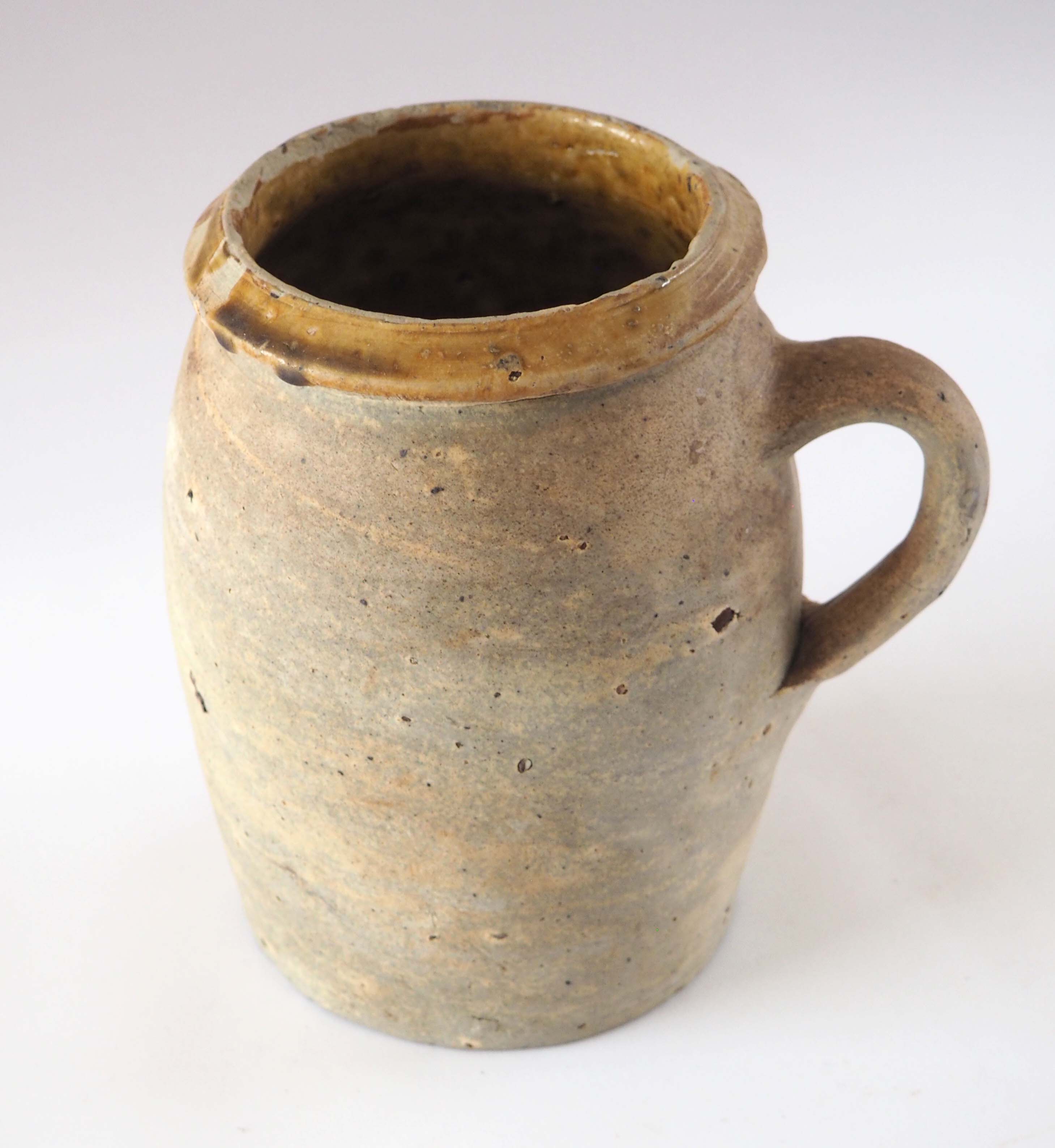 Raw handle pot