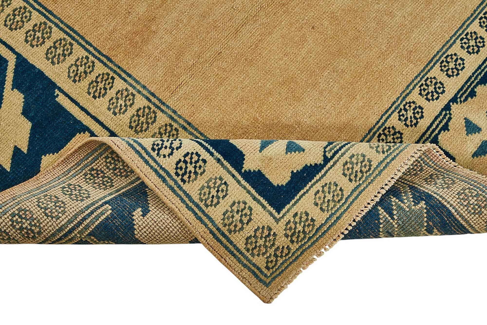Turkish Vintage Anatolian Rug 142 cm x 192 cm