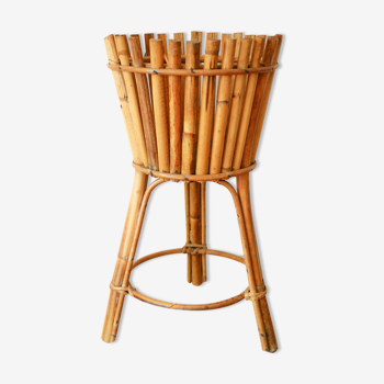 Tripod rattan planter