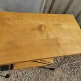 Serving table