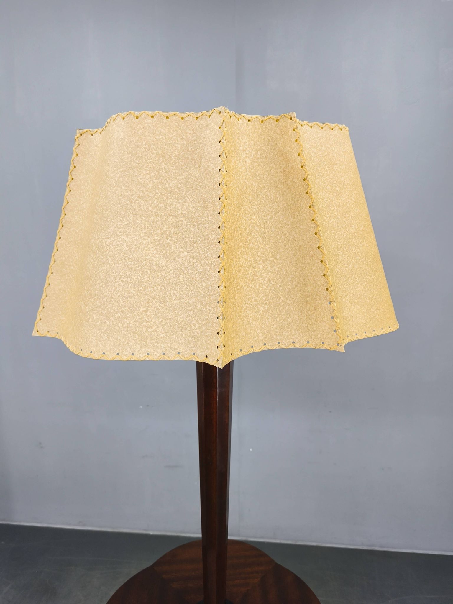 Lampadaire art déco avec table, Suède, années 1940