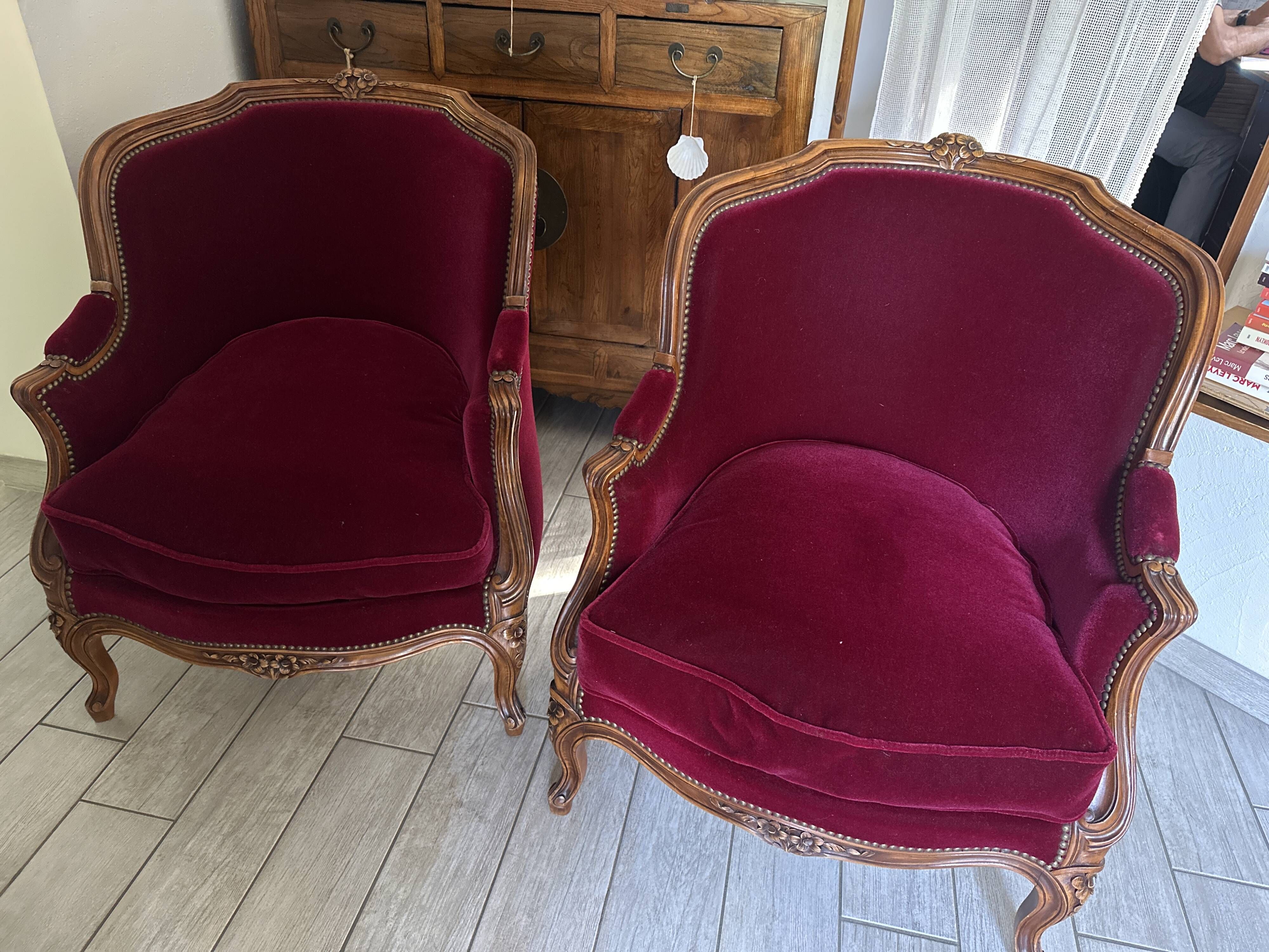 Bergère Gondole armchair in Louis XV style – Bordeaux / Red Velvet