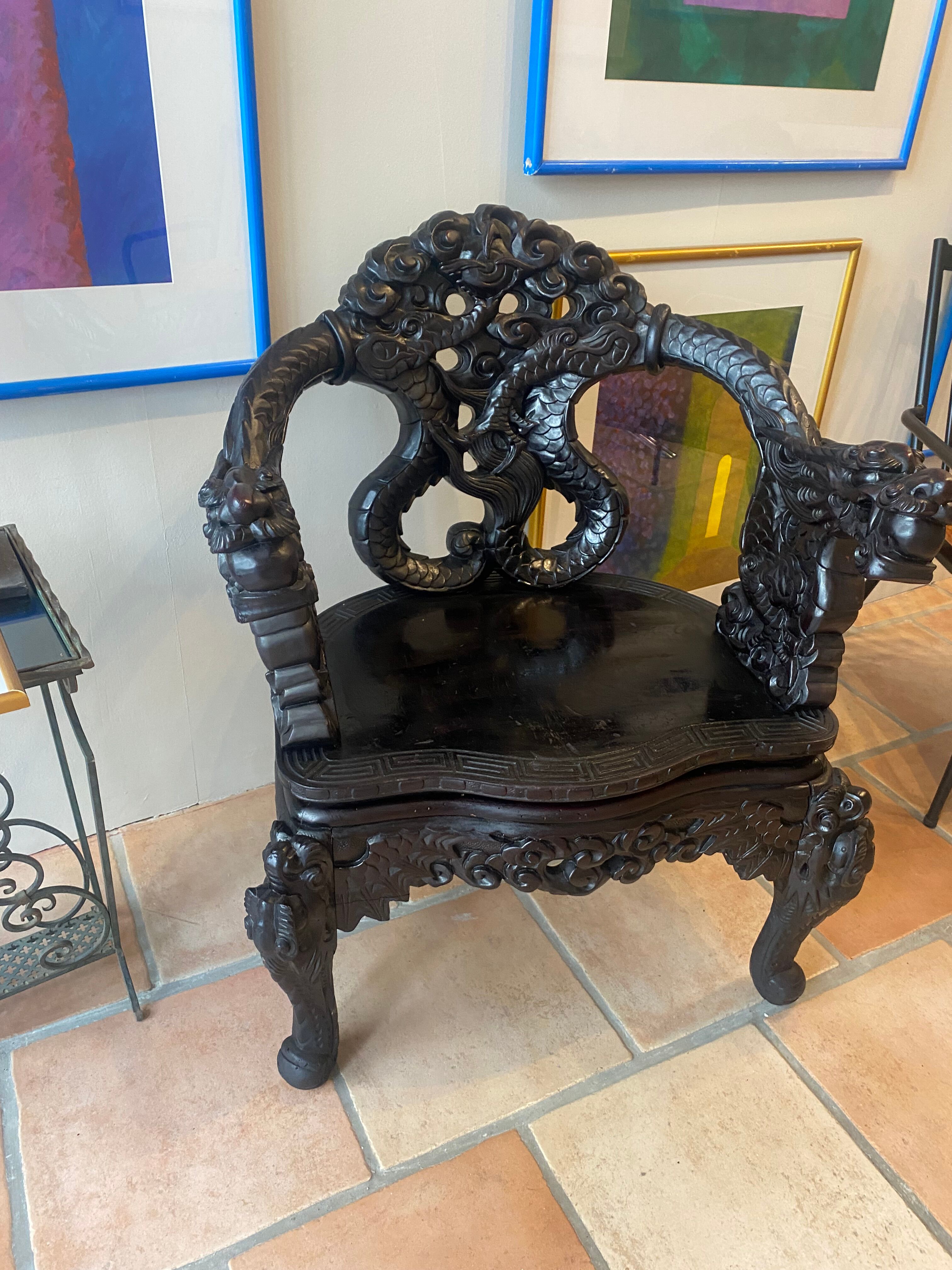 Fauteuil dragon en bois 19ème siècle