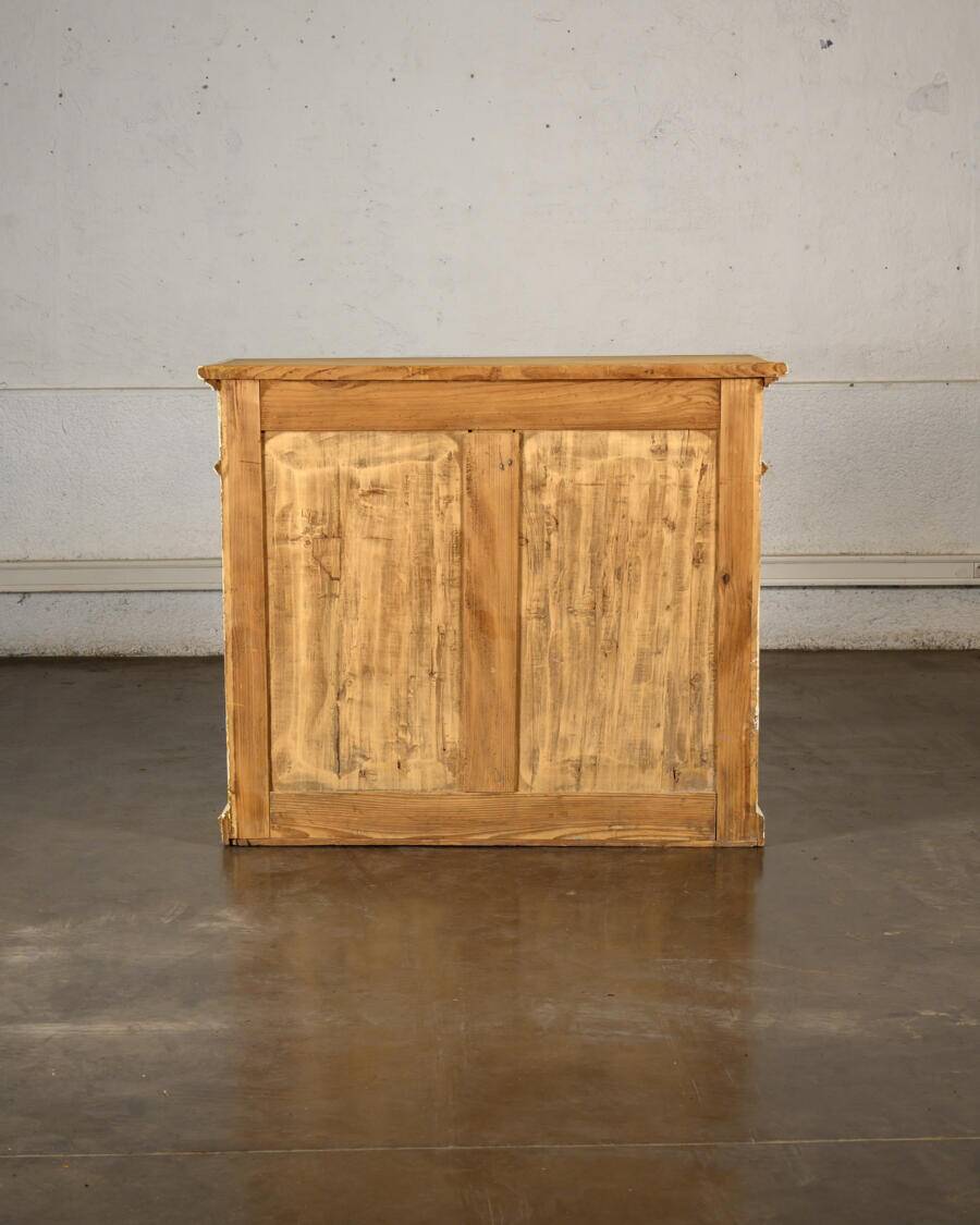 Country buffet with 2 doors