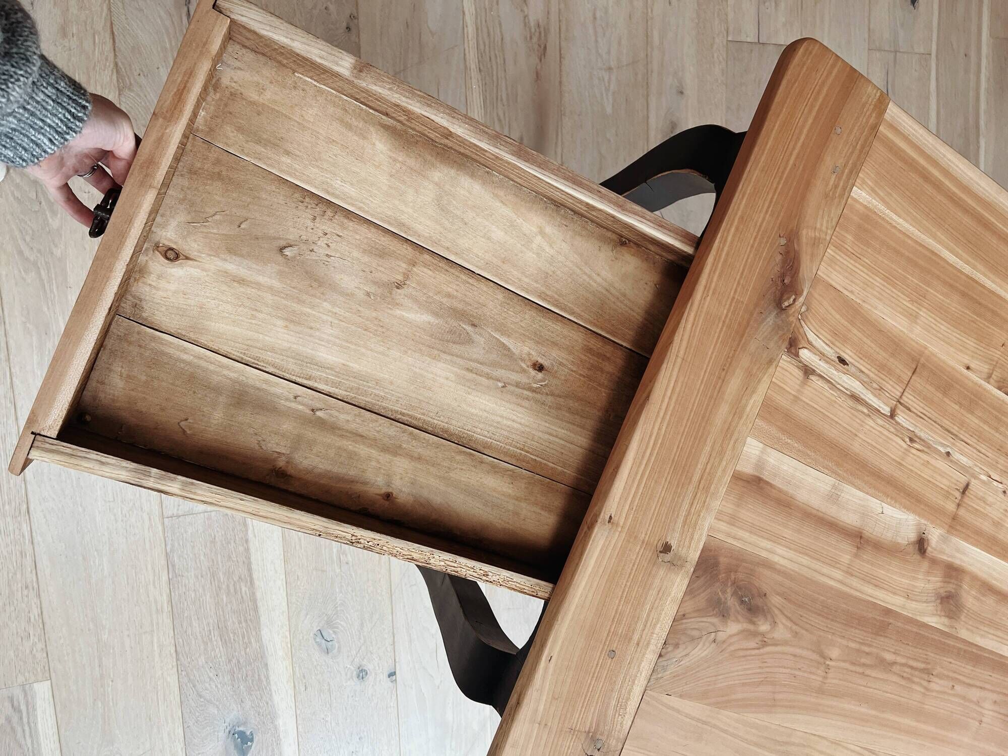 Antique Louis XV table from the 19th century – seats 8-10 people.