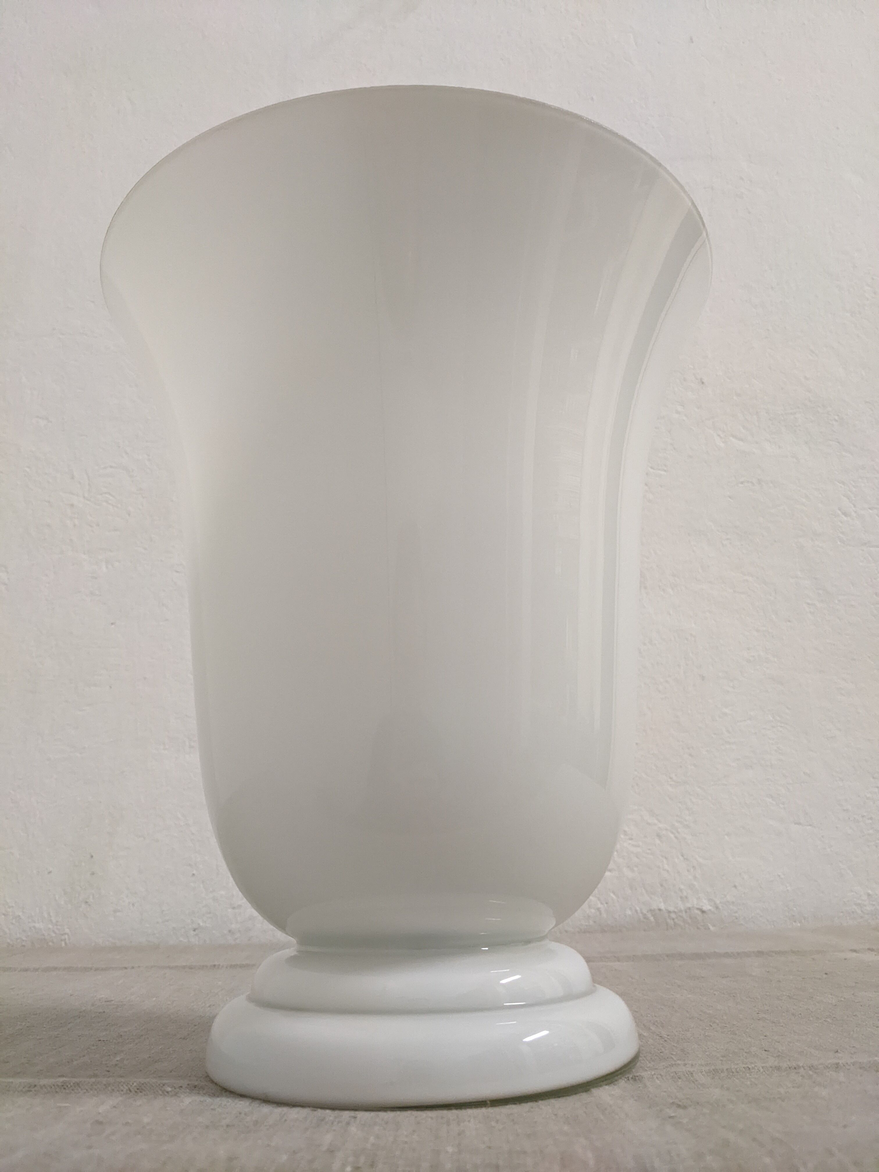 White opaline mood lamp from the 60s/70s
