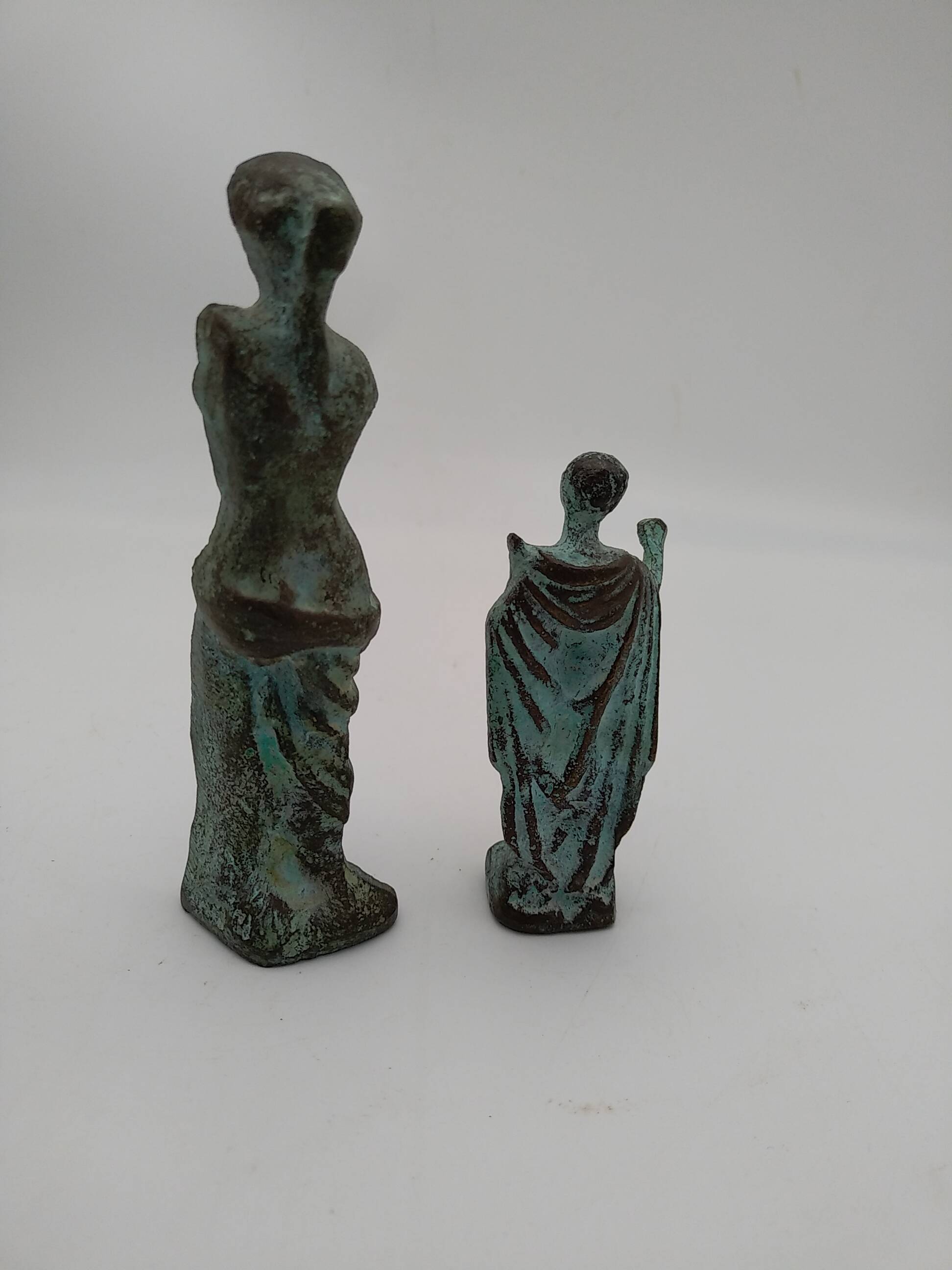 Bronze statuettes Venus de Milo and a Roman.