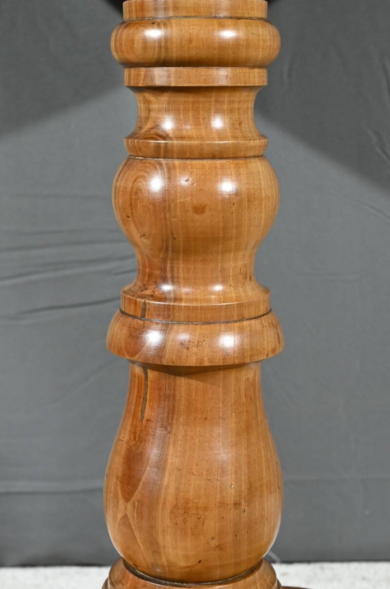 Guéridon en noyer, époque Louis Philippe, 2ème partie du XIXème s.