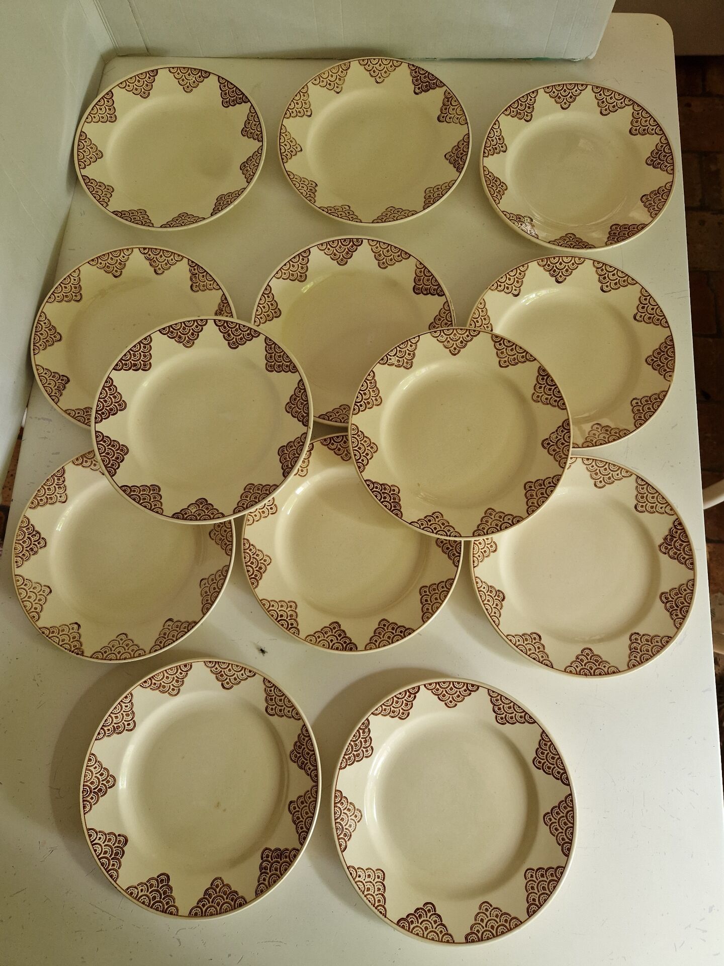 Set of 14 Flat Plates Saint Amand Model 4054