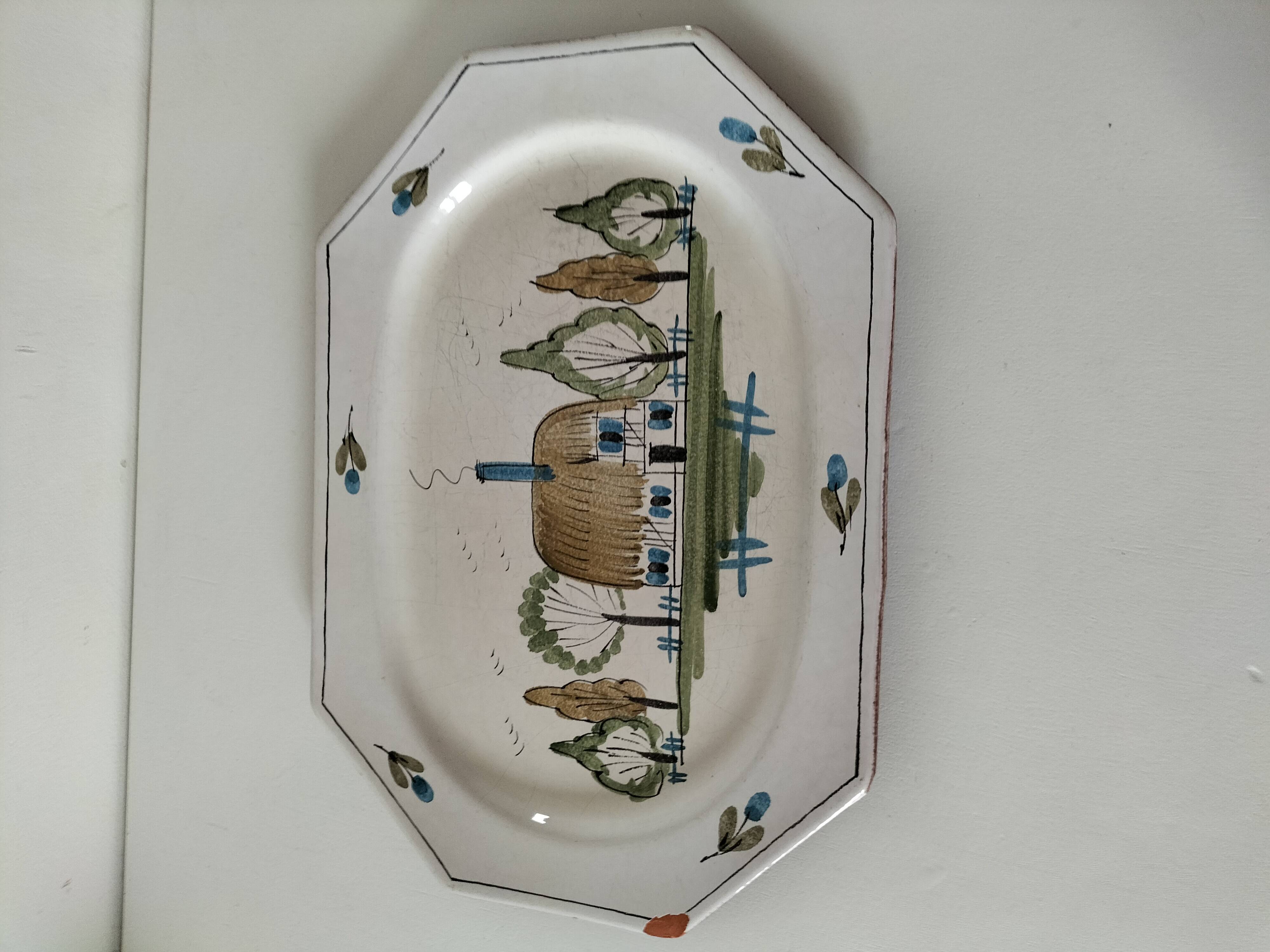 Octagonal dish from the Bec-Hellouin Abbey, 1970s