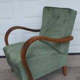 Set of 2 green Art Deco velvet armchairs, curved wooden frame, 1920s.