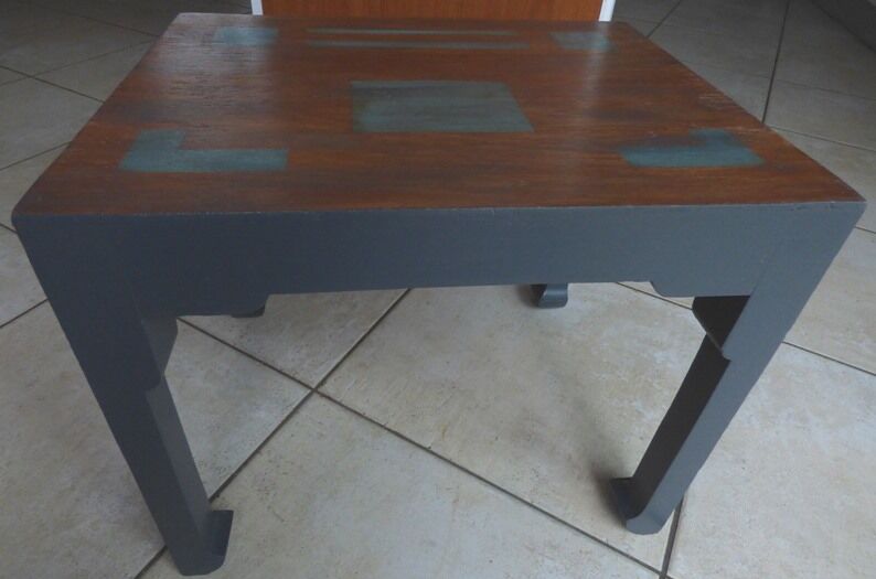Table basse ou bout de canapé en bois
